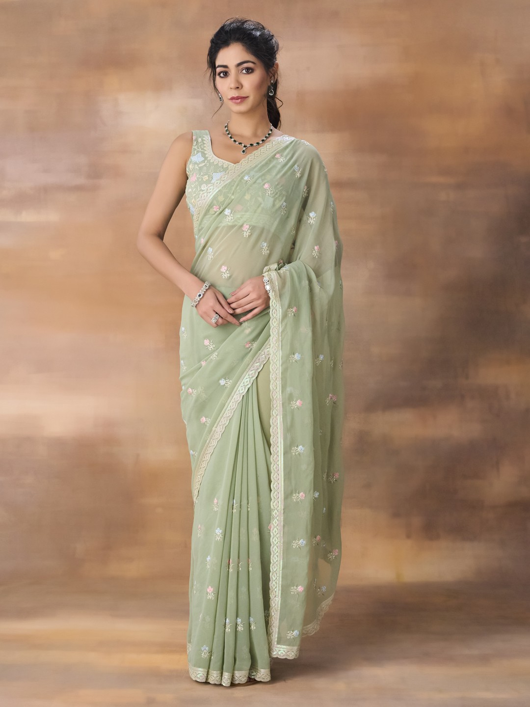 

kasee Floral Embroidered Saree, Green