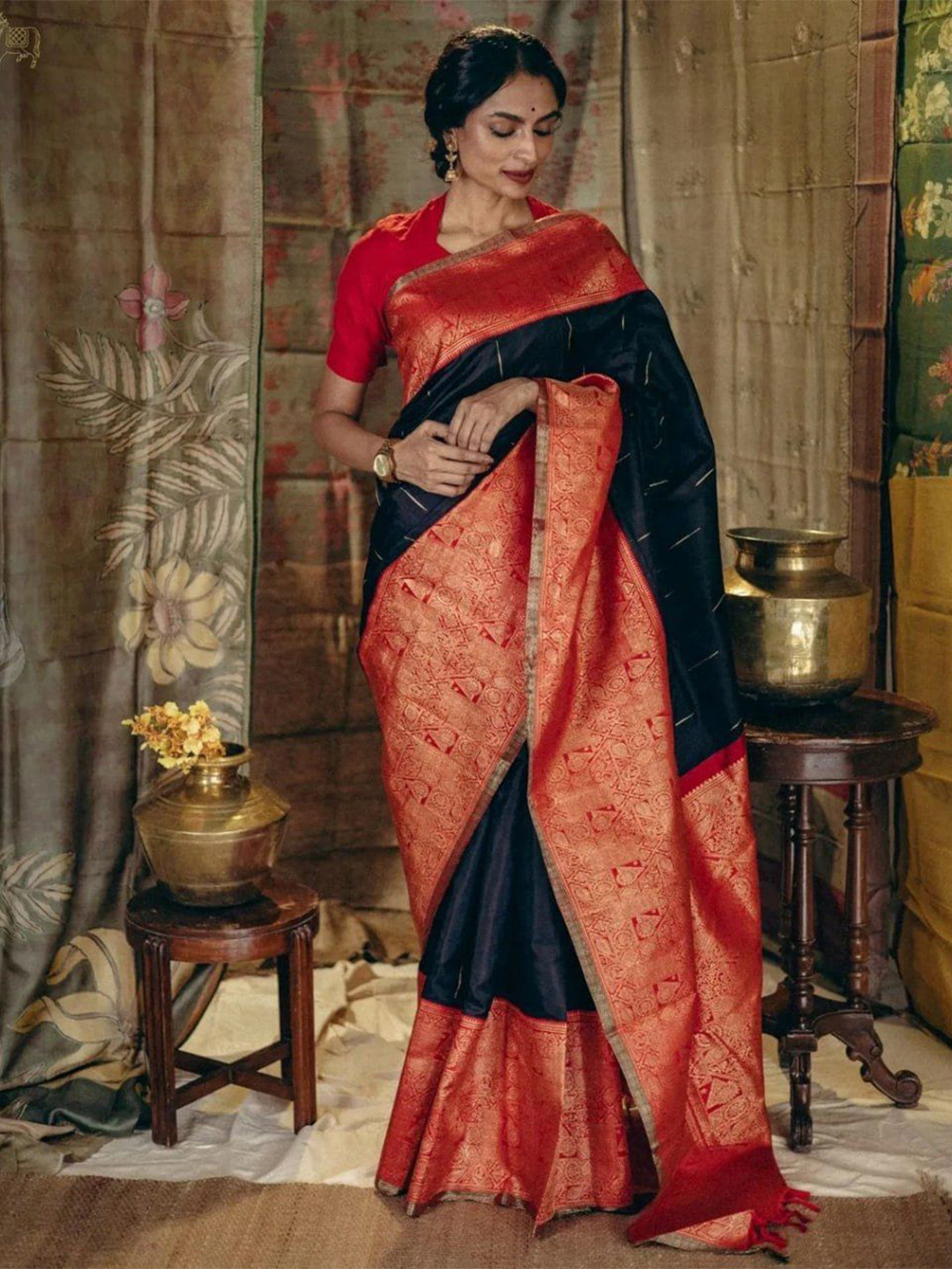 

revika Ethnic Motifs Zari Pure Silk Kanjeevaram Saree, Red