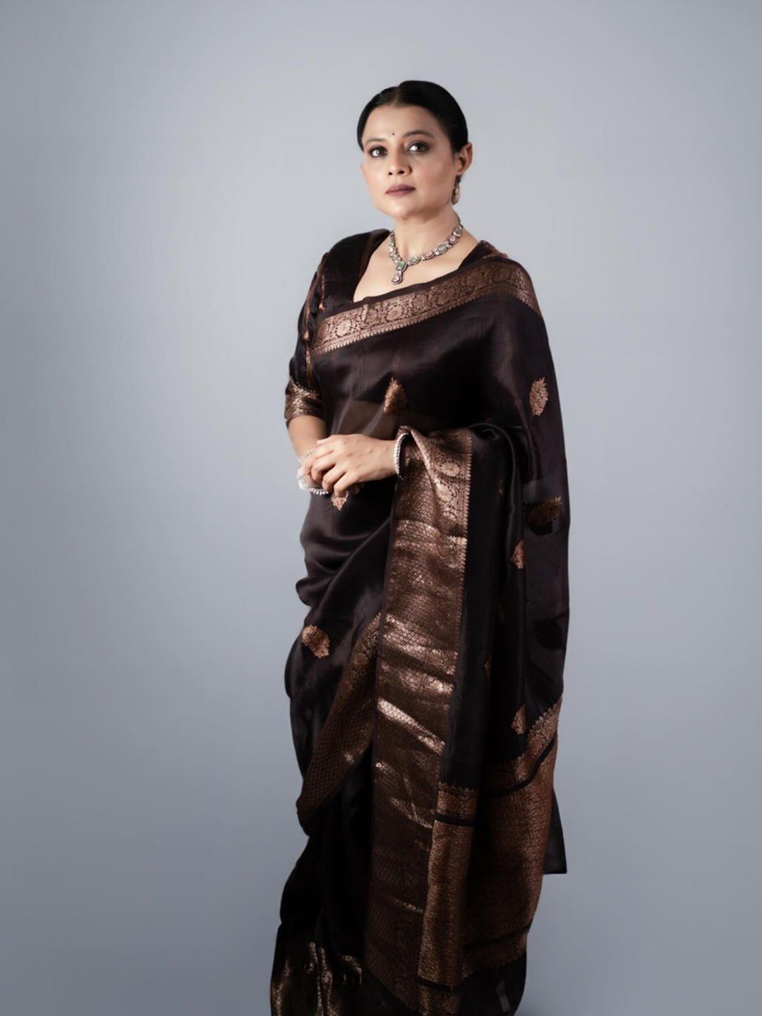 

revika Woven Design Zari Pure Silk Kanjeevaram Saree, Brown