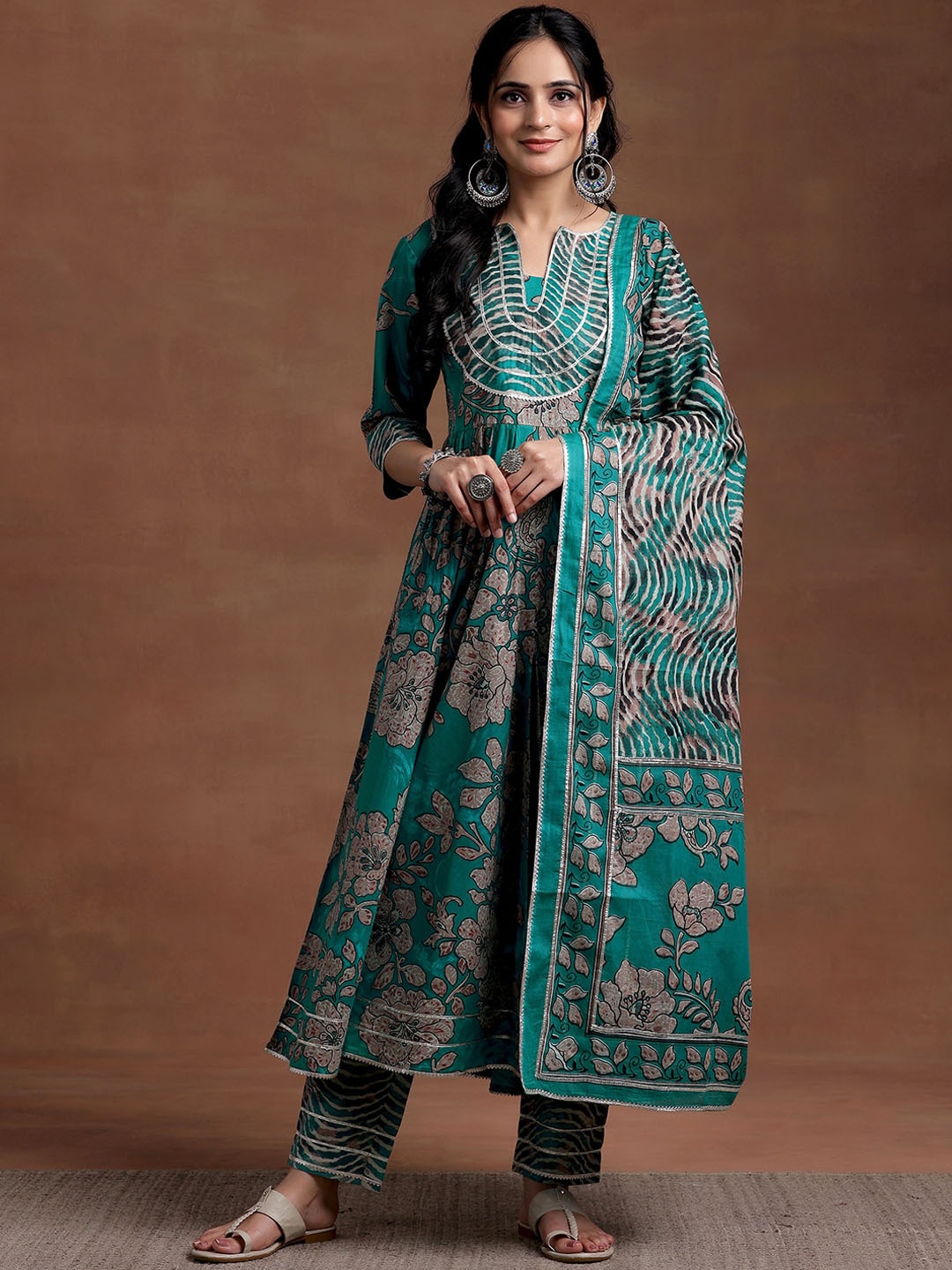 

Libas Women Floral Printed Empire Pure Cotton Kurta with Trousers & With Dupatta, Green