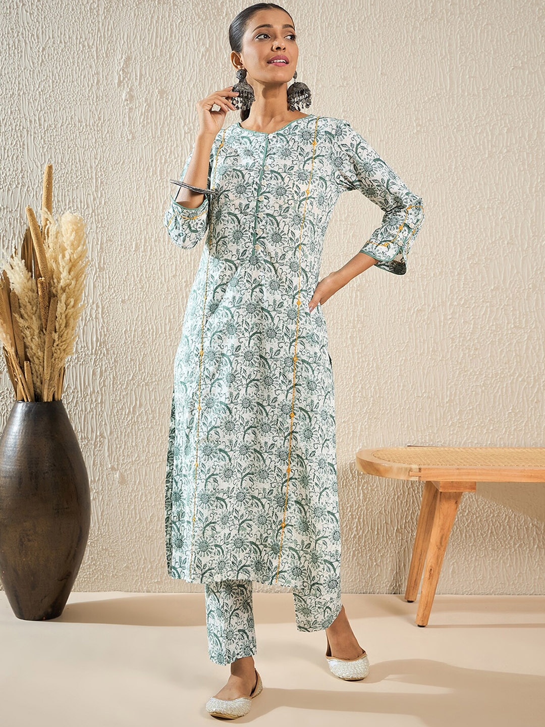 

STADO Women Floral Printed Regular Kurta with Trousers, Green