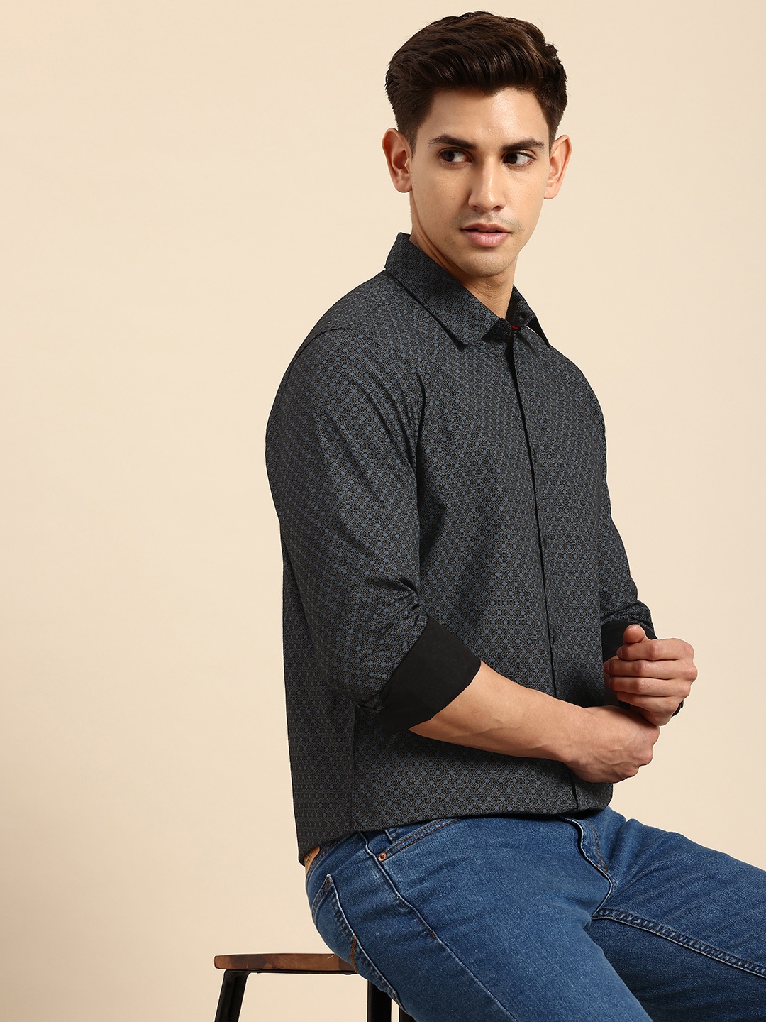 

Being Human Spread Collar Floral Printed Cotton Slim Fit Casual, Black
