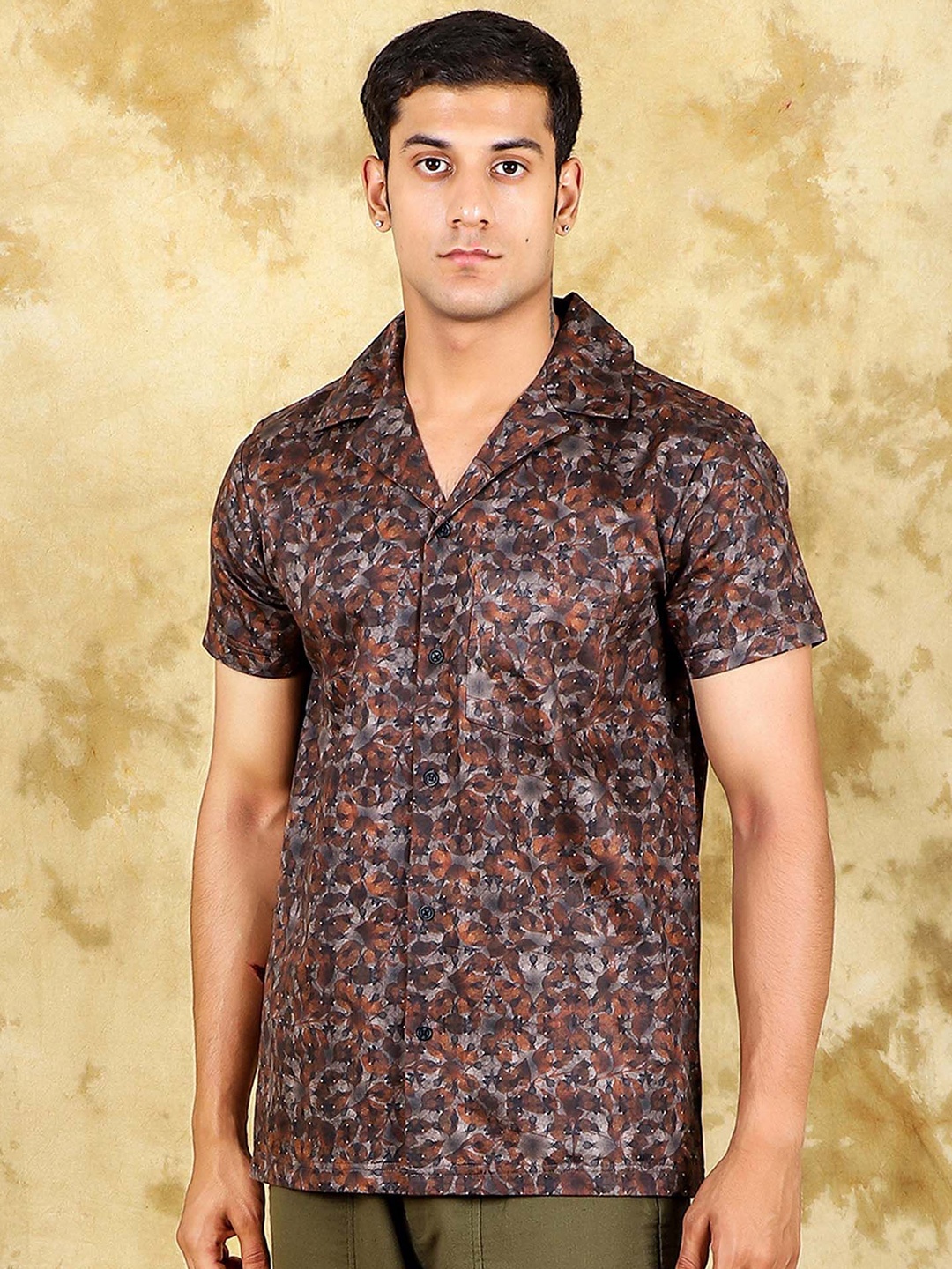 

BLUEBIRD Men Classic Semi Sheer Printed Semiformal TShirt, Brown