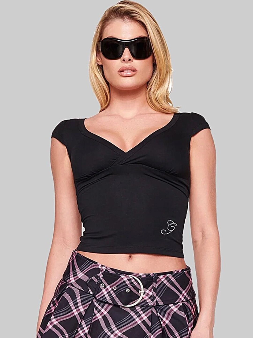 

LULU & SKY Women Black Solid Crop Top