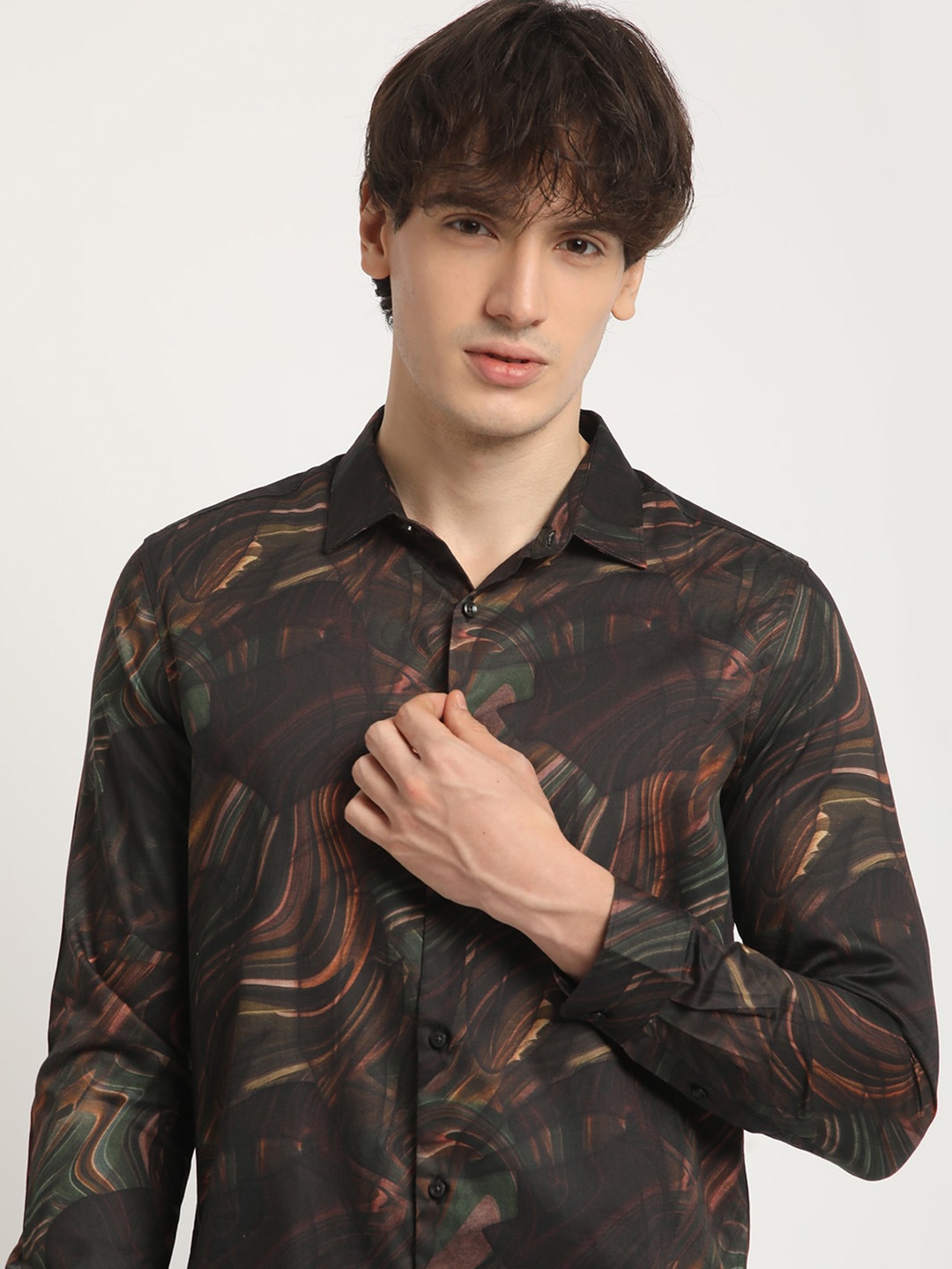 

THE BEAR HOUSE Men Abstract Graphic Print Slim Fit Casual Shirt, Brown