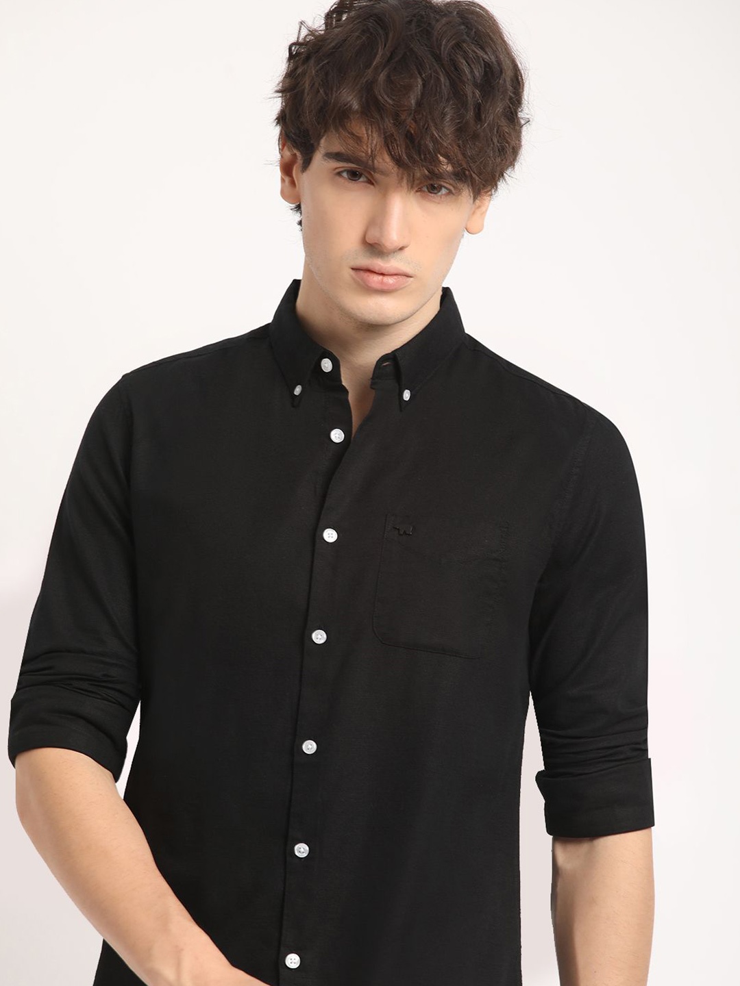 

THE BEAR HOUSE Men Solid Slim Fit Casual Shirt, Black