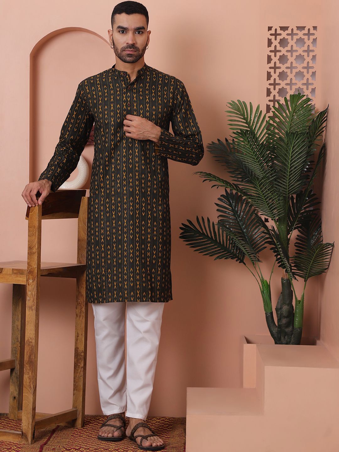 

Jompers Men Printed Regular Pure Cotton Kurta with Pyjamas, Green