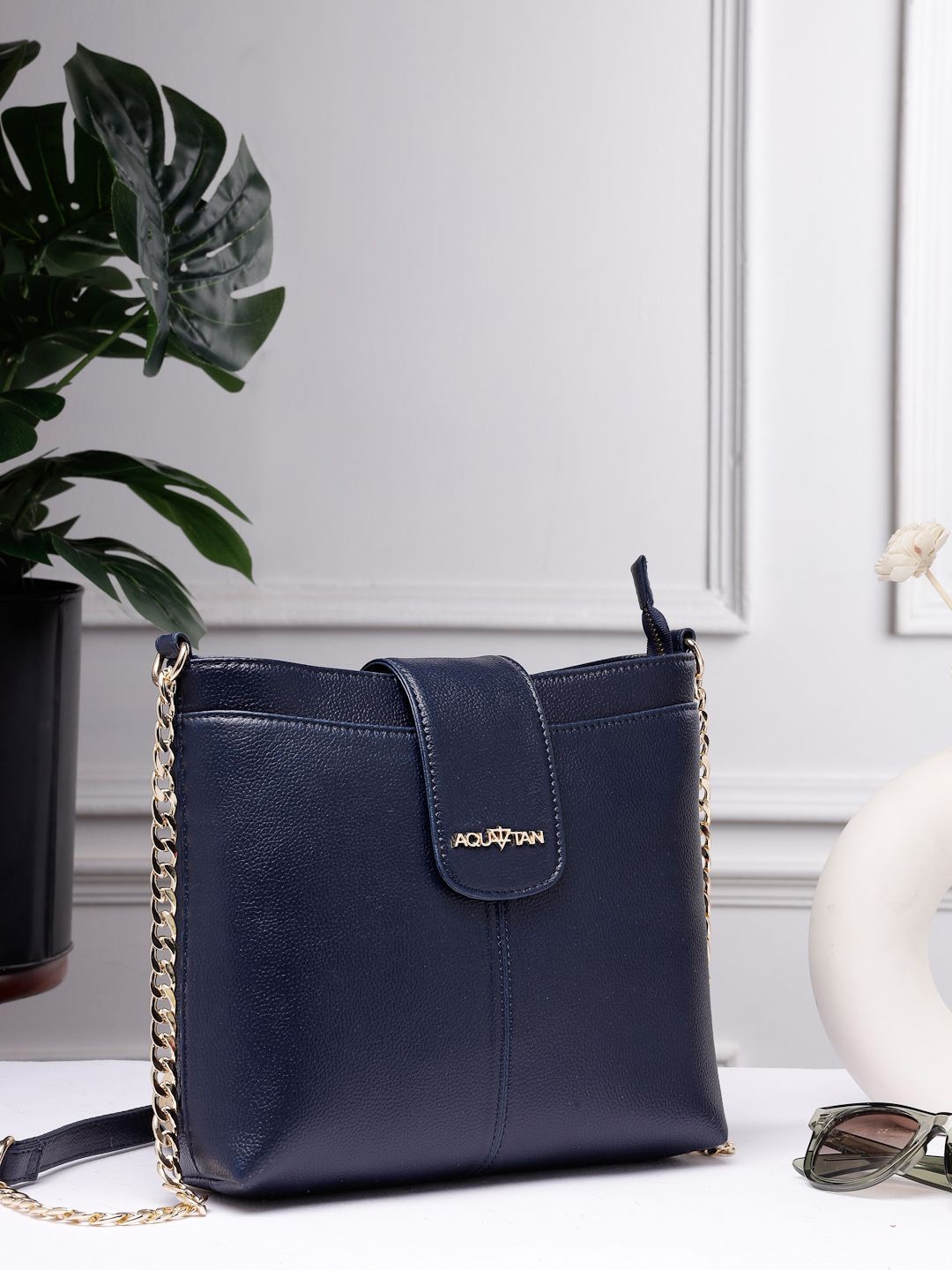 

AQUATAN Textured Structured Shoulder Bag, Navy blue