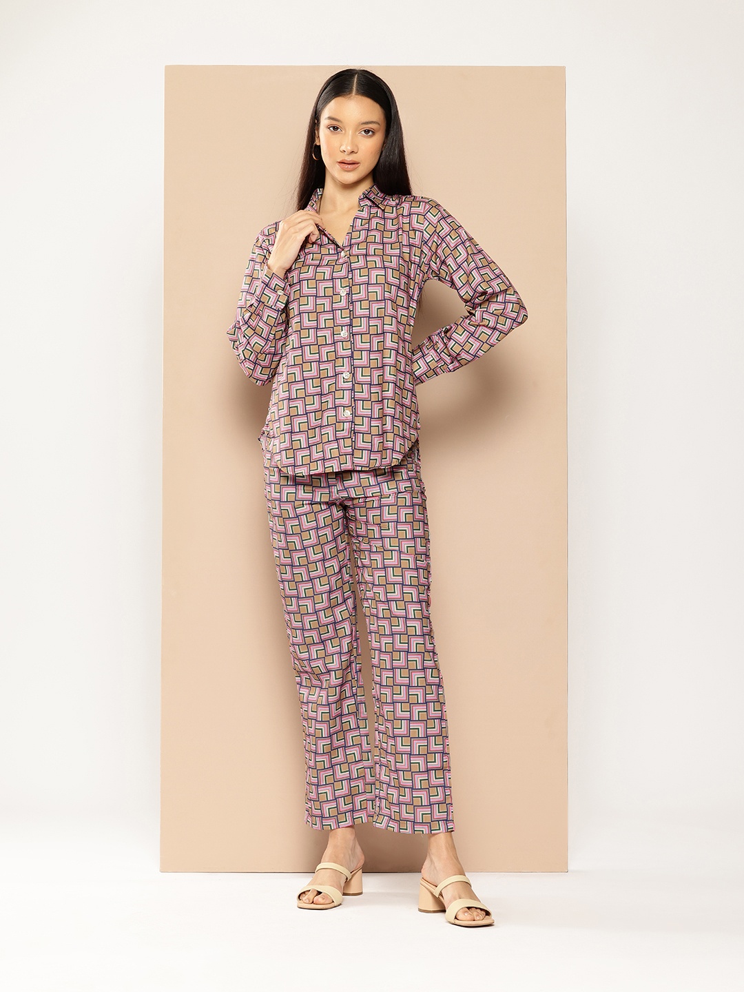 

Chemistry Geometric Printed Co-Ords, Beige
