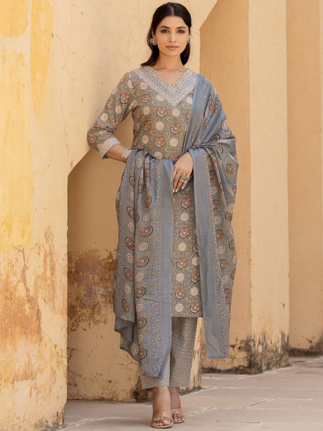 

Varanga Women Floral Printed Regular Mirror Work Kurta with Trousers & With Dupatta, Grey