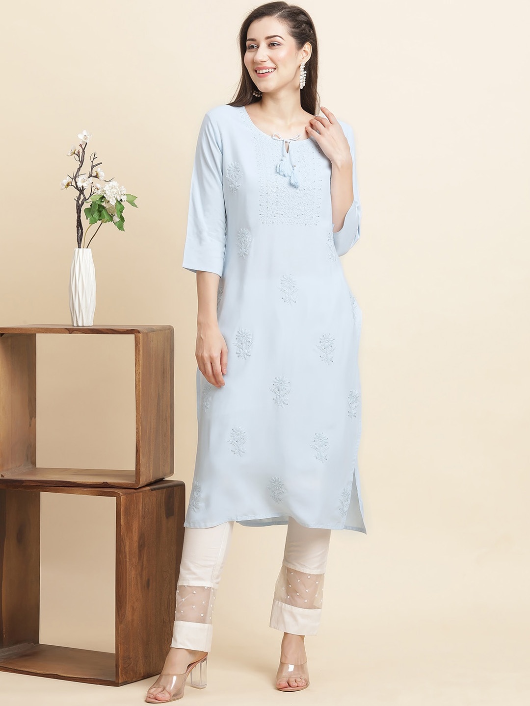 

KALINI Women Floral Embroidered Thread Work Kurta, Blue