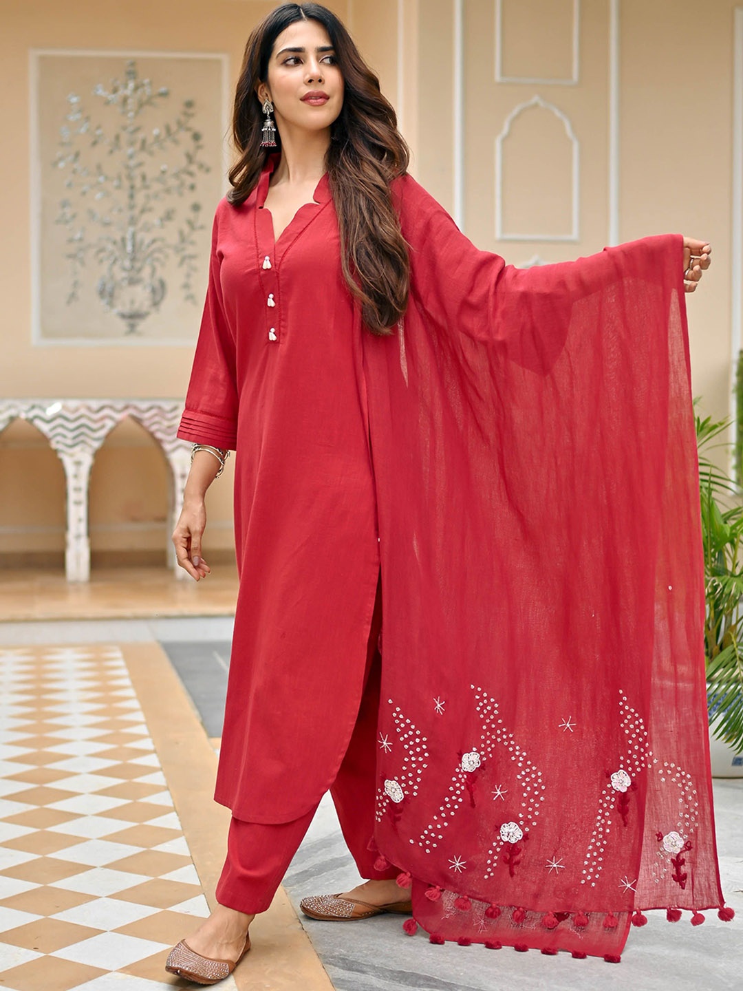 

Bunaai Women Regular Thread Work Kurta with Trousers & With Dupatta, Red