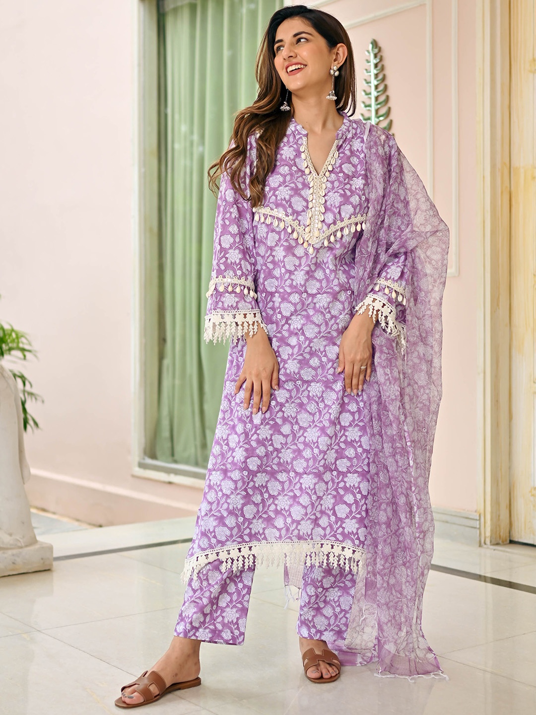 

Bunaai Women Floral Printed Regular Kurta with Trousers & With Dupatta, Purple