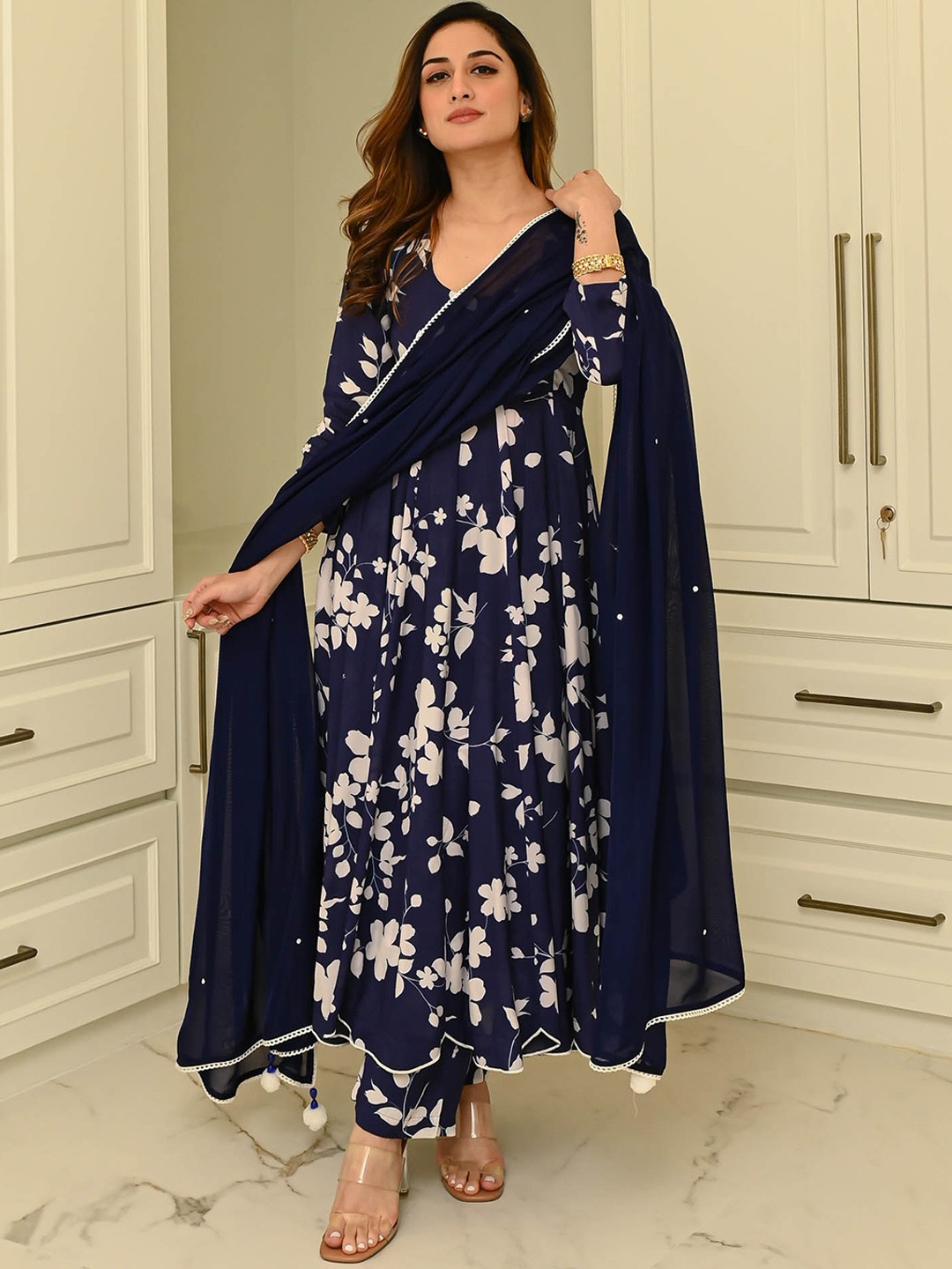 

Bunaai Women Floral Printed Regular Kurta with Trousers & With Dupatta, Blue
