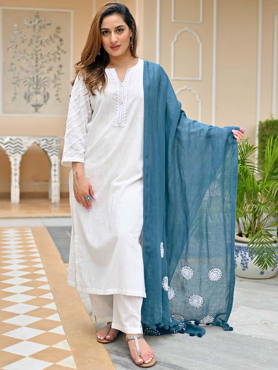 

Bunaai Women Solid Kurta with Trousers & With Dupatta, White