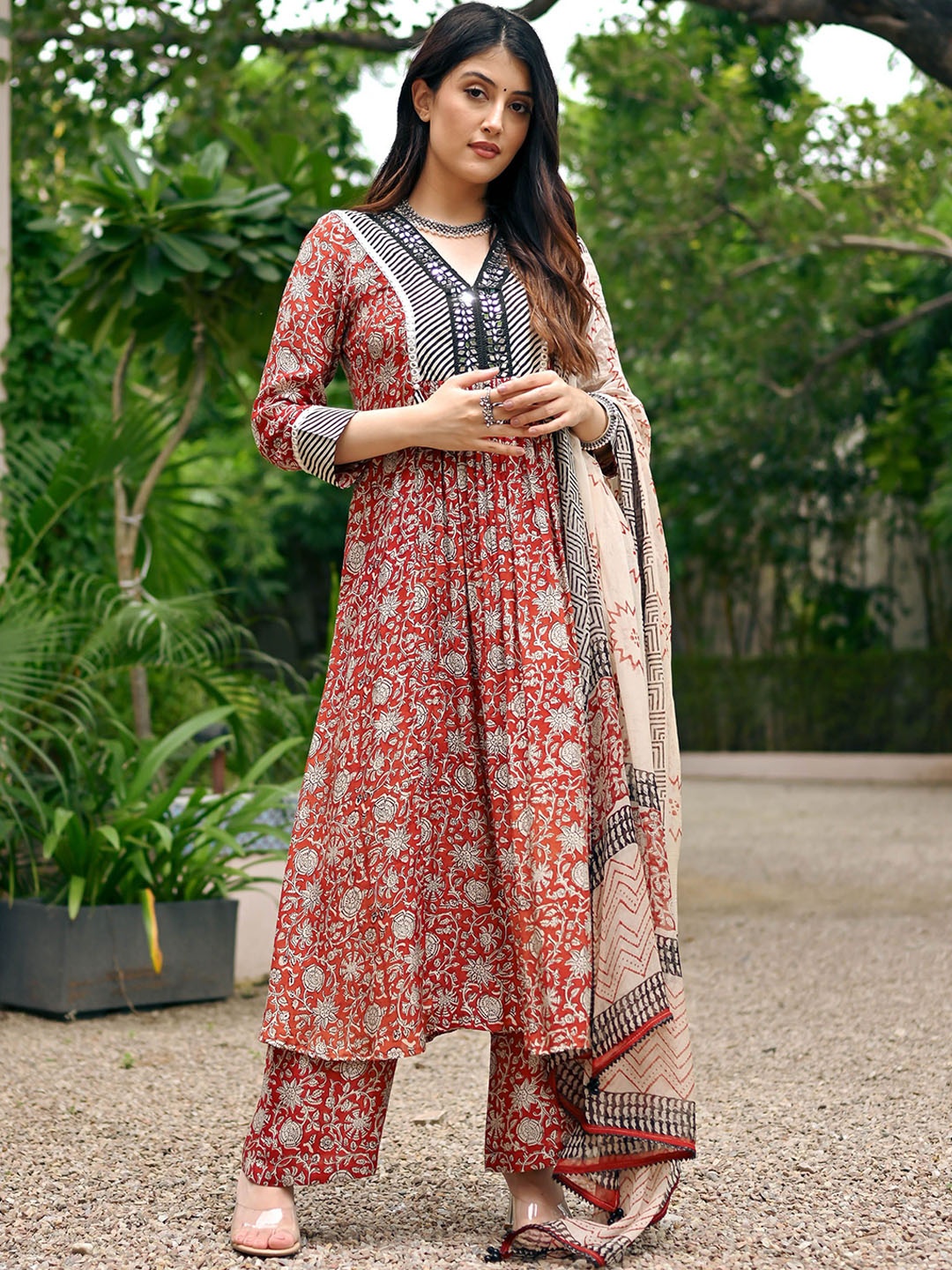 

Bunaai Women Floral Printed Panelled Kurta with Trousers & With Dupatta, Rust