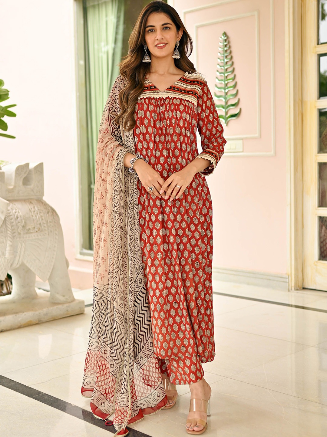 

Bunaai Women Floral Printed Panelled Kurta with Trousers & With Dupatta, Rust