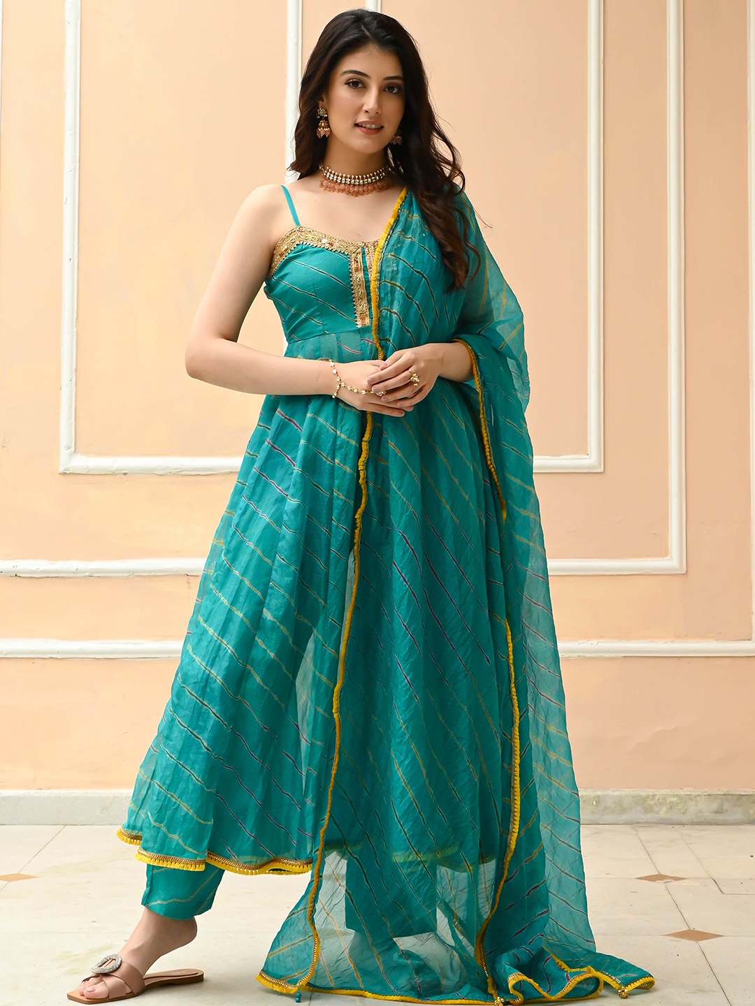 

Bunaai Women Leheriya Printed Regular Sequinned Kurta with Trousers & With Dupatta, Green