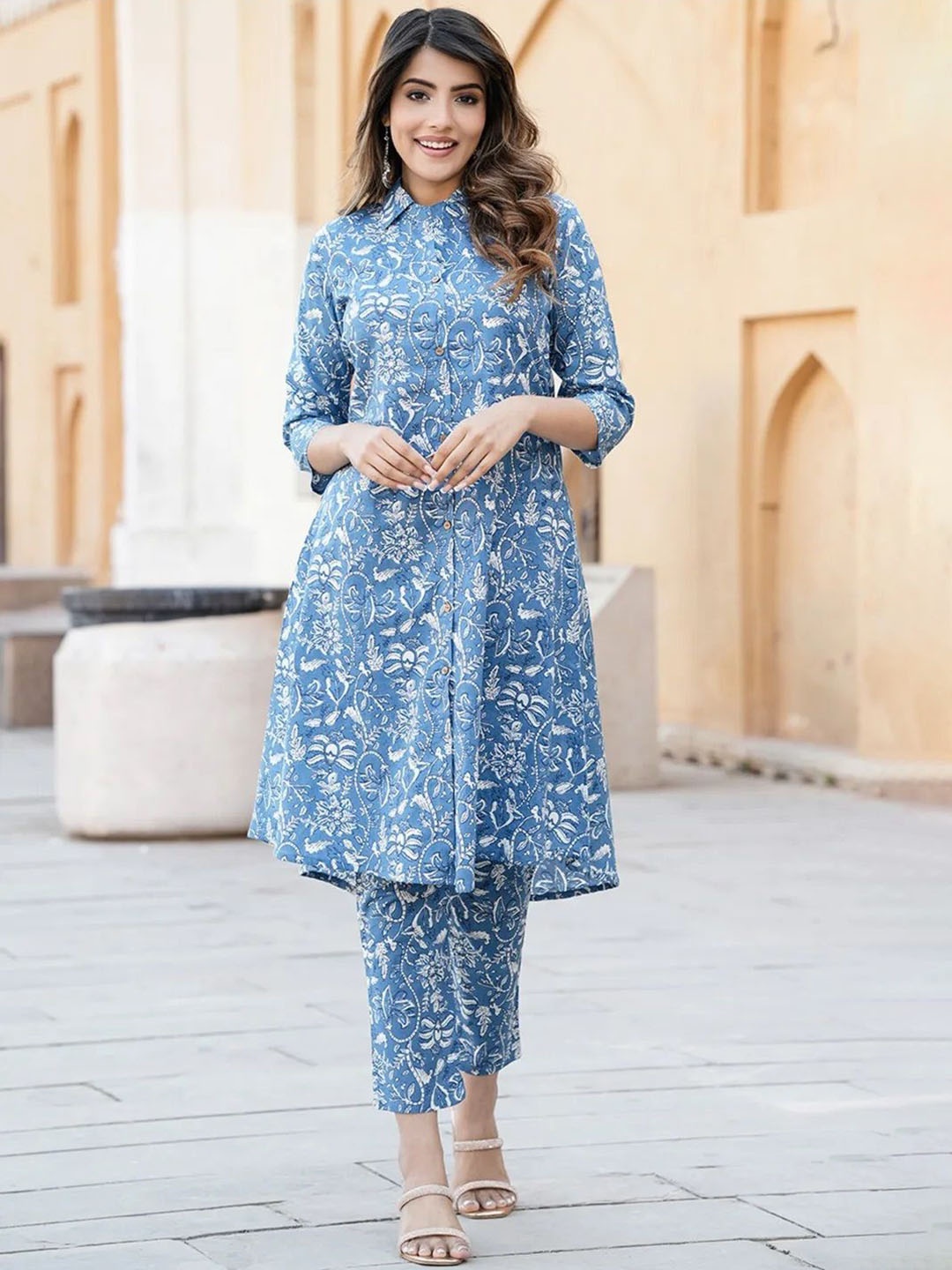 

Dress21 Women Floral Printed Regular Pure Cotton Kurta with Trousers, Blue