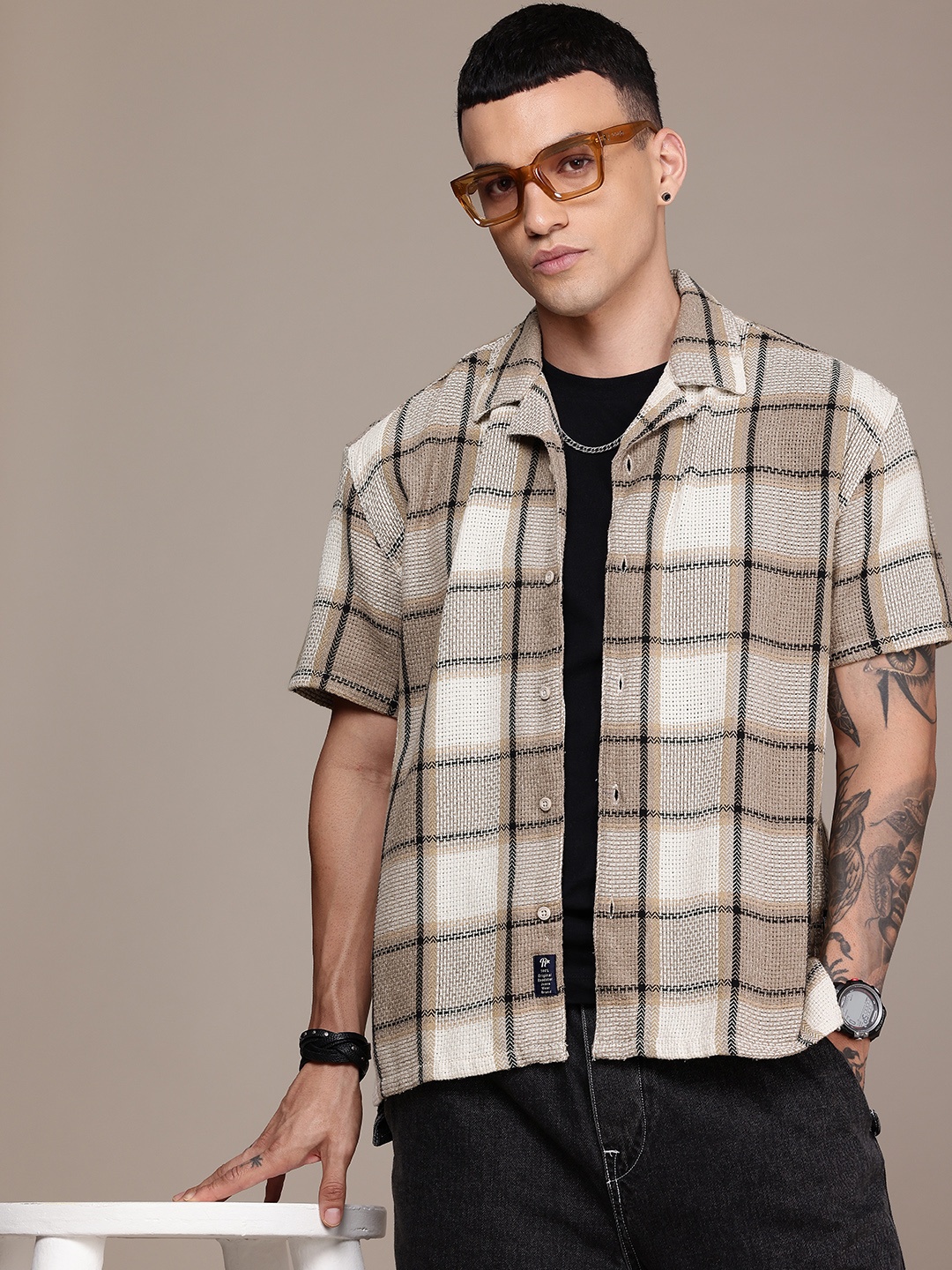 

The Roadster Life Co. Relaxed Fit Checked Cuban Collar Drop-Shoulder Sleeves Casual Shirt, Beige