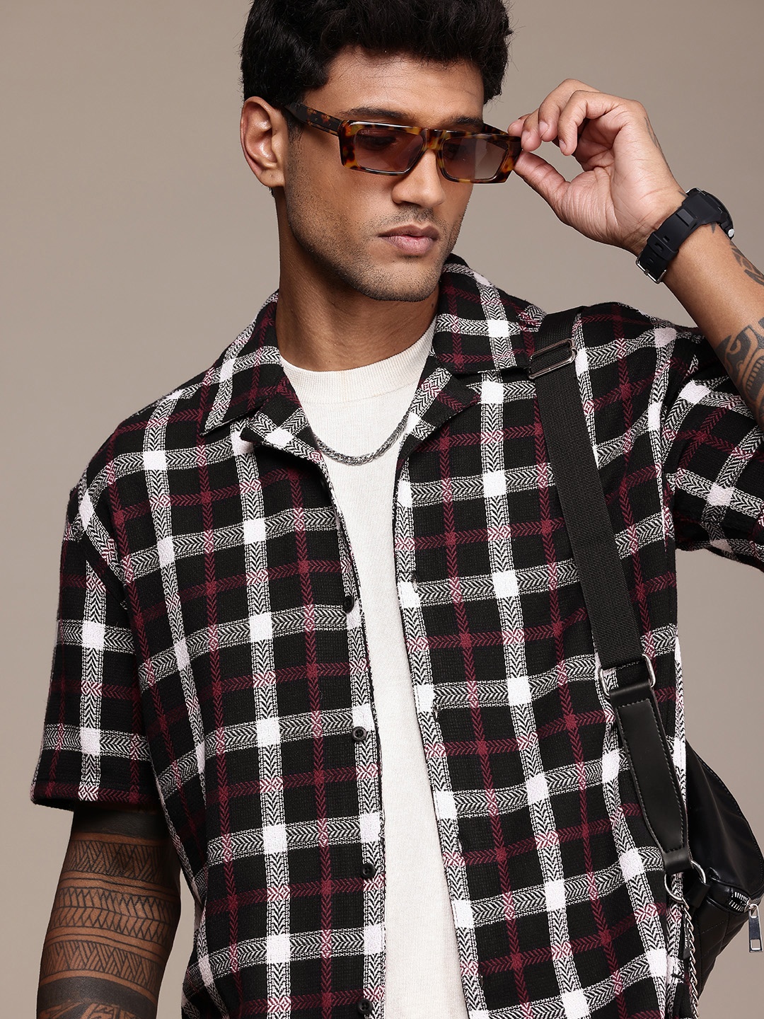 

The Roadster Life Co. Checked Cuban Collar Drop-Shoulder Sleeves Relaxed Fit Casual Shirt, Black