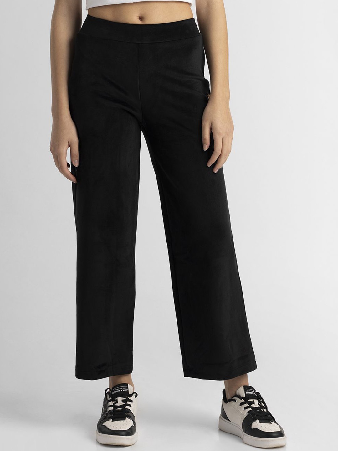 

Van Heusen Women Relaxed Loose Fit Trousers, Black
