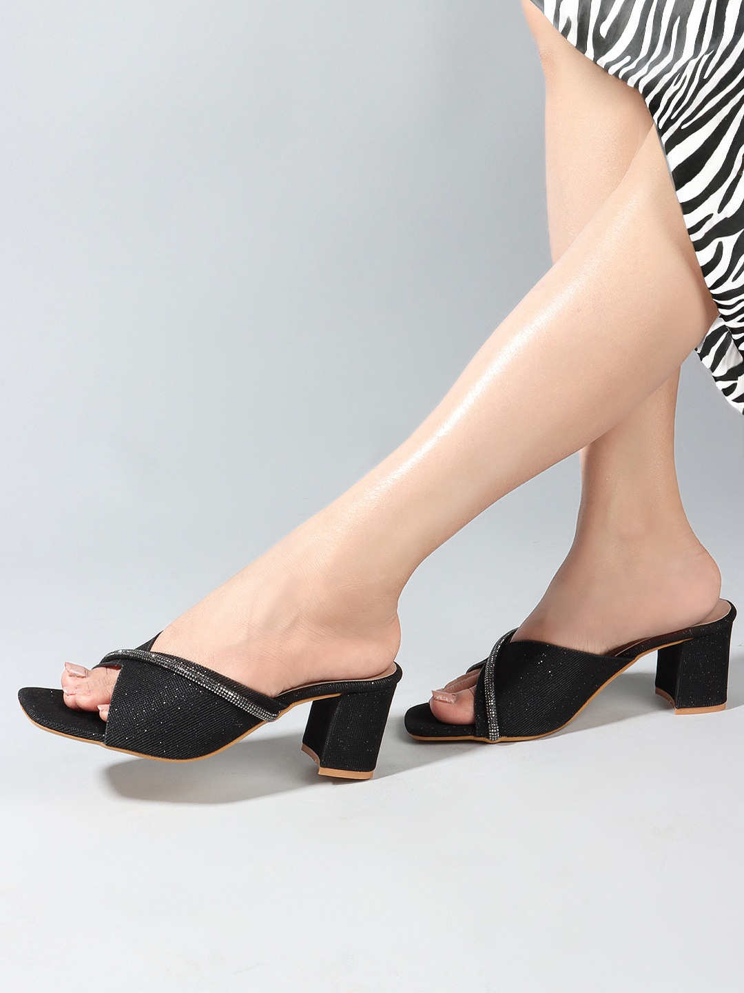 CORSICA Women Block heels Sandals, Black