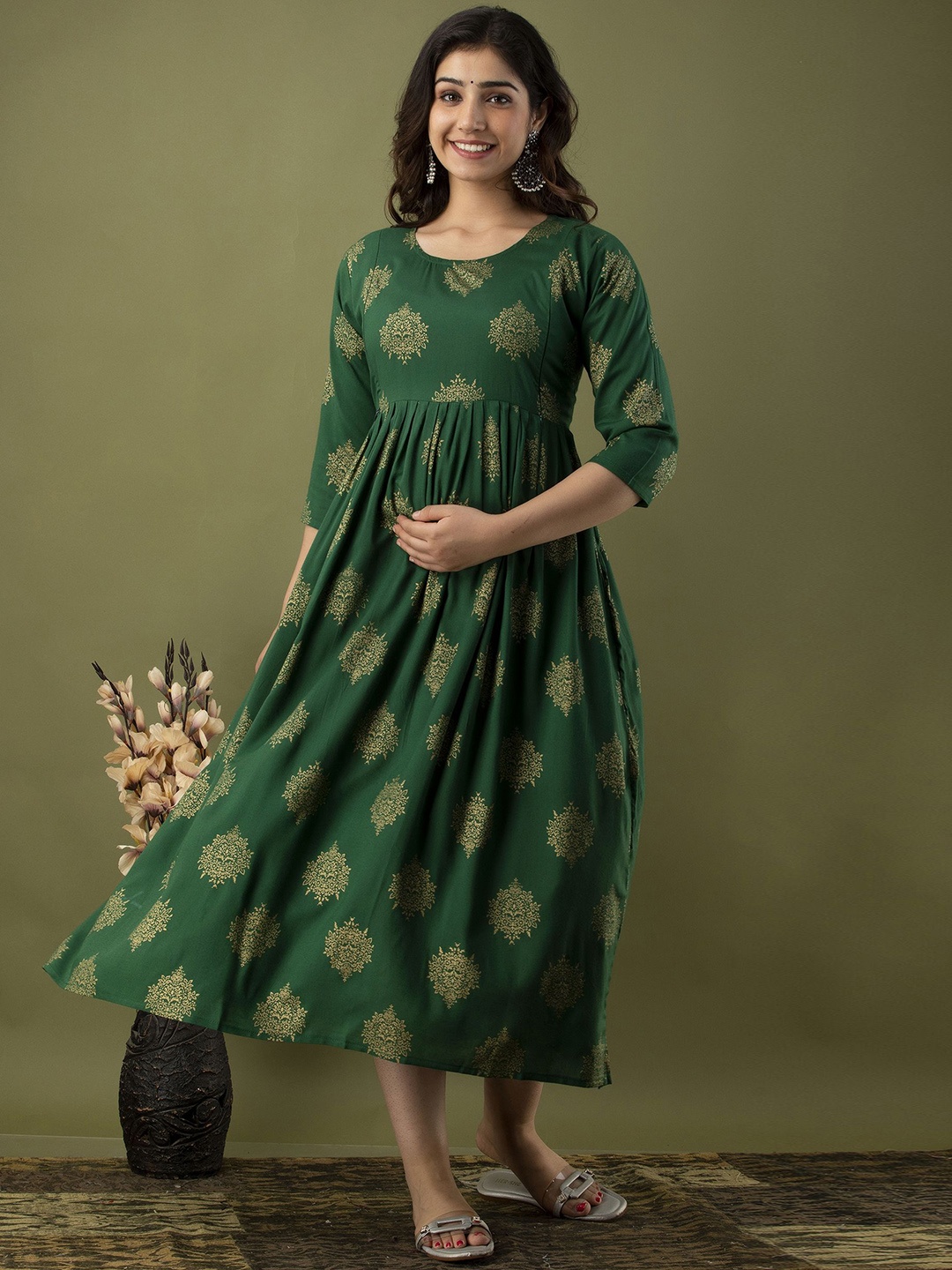 

Mialo fashion Ethnic Motifs Printed Maternity Fit & Flare Ethnic Midi Dress, Green