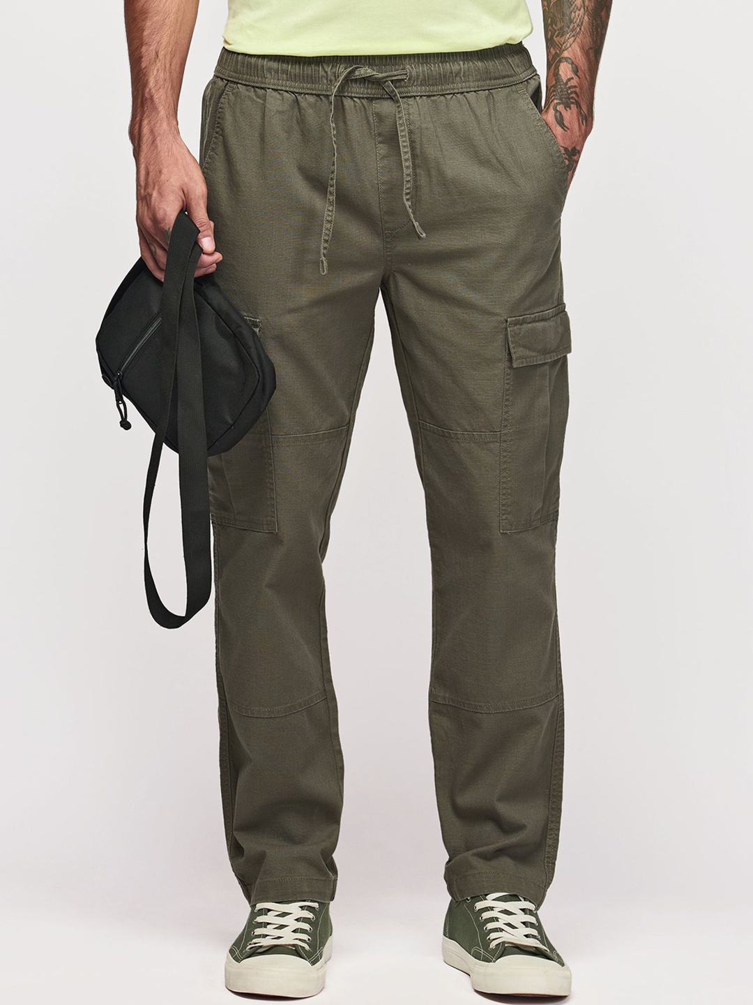 

Red Flame Men Mid-Rise Cotton Cargos Trousers, Olive