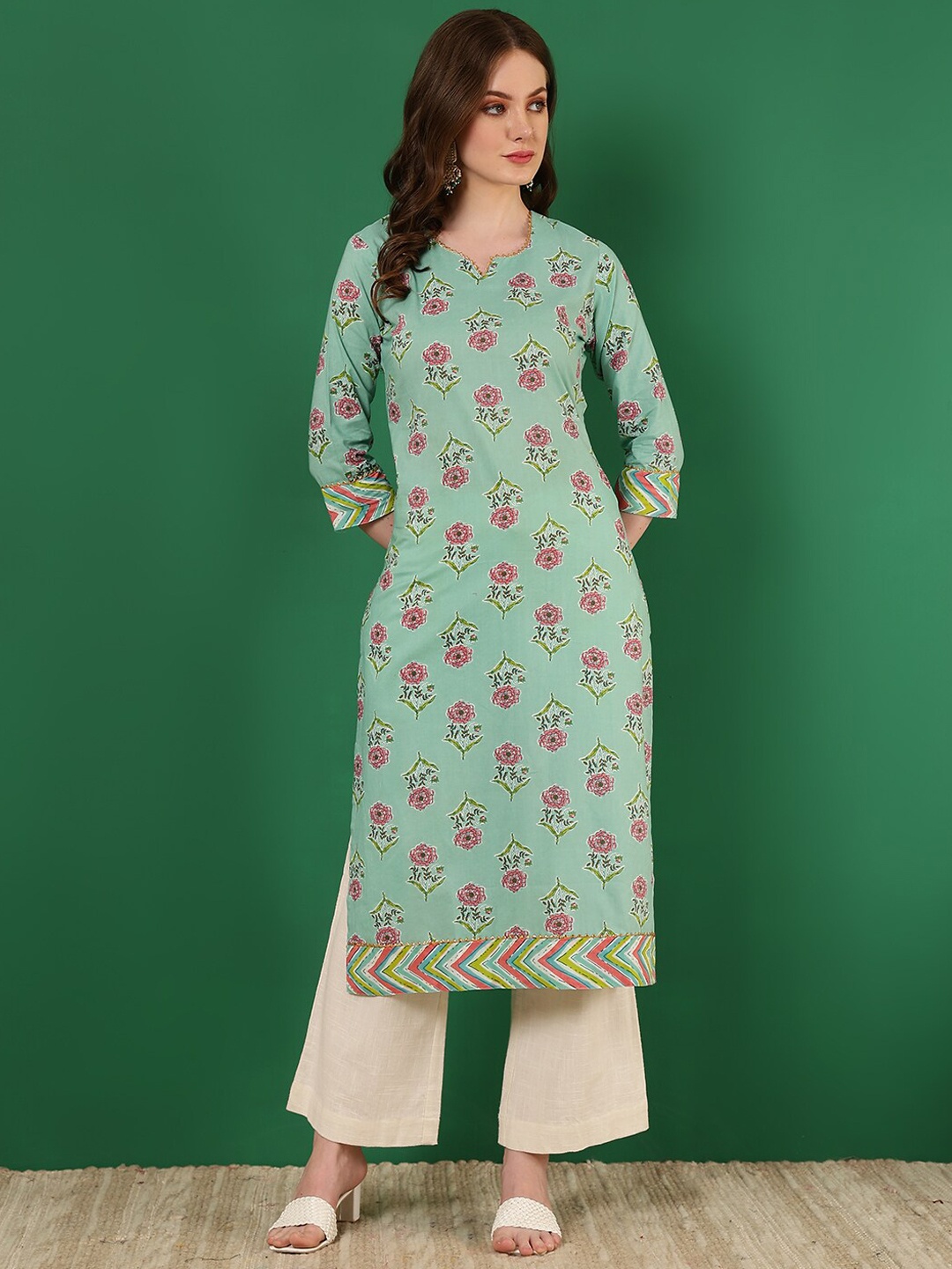 WOMENCLICK Women Floral Printed Gotta Patti Kurta, Green