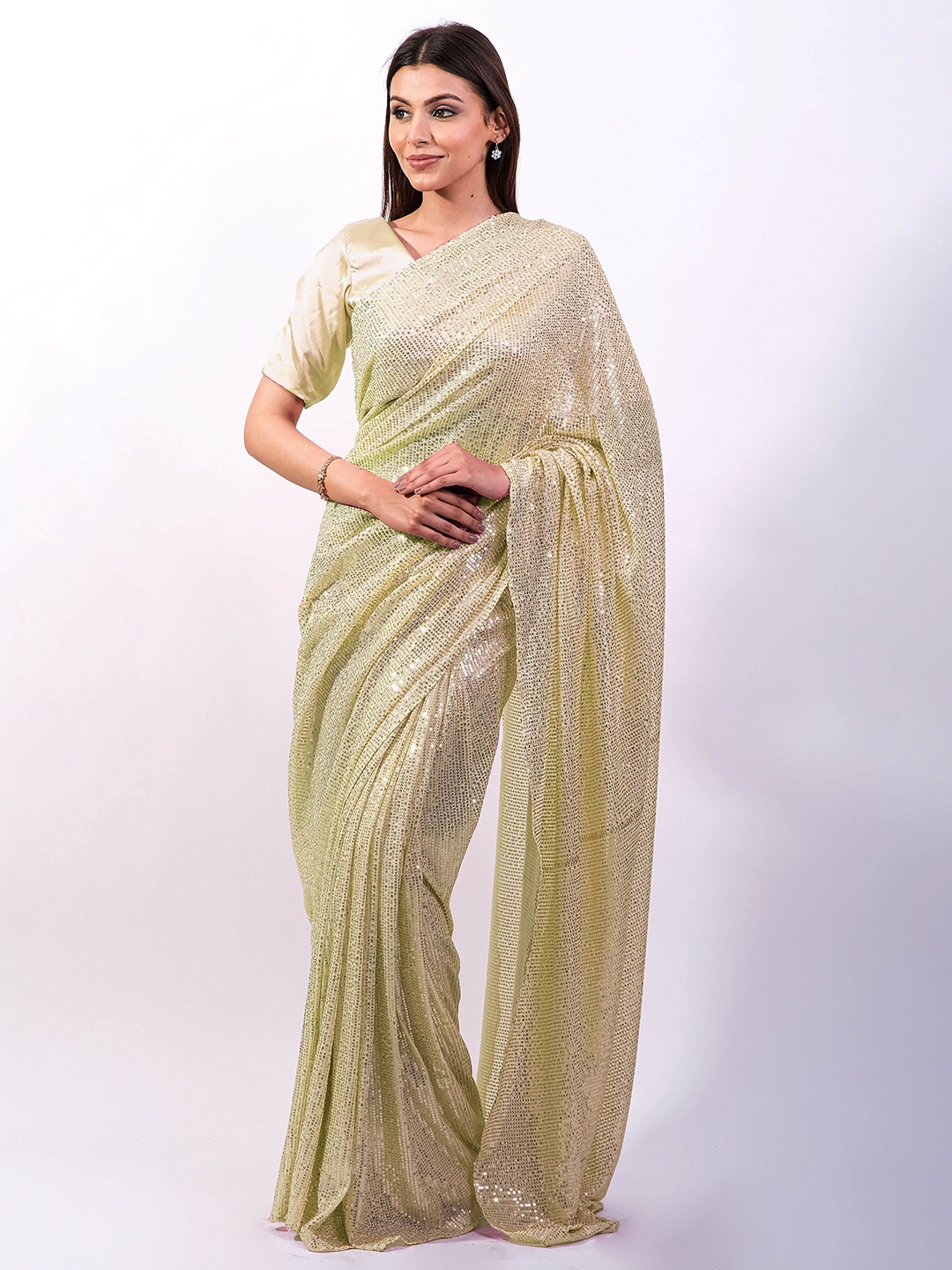 

Aynaa Embellished Sequinned Saree, Gold