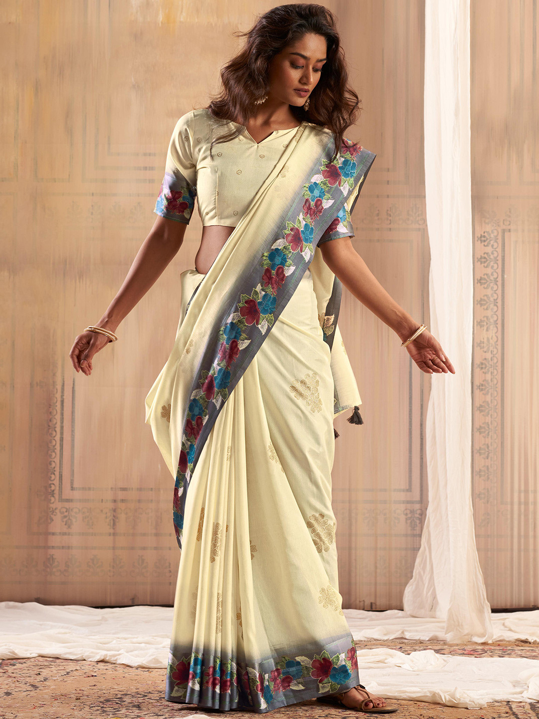 

Mitera Embellished Beads and Stones Silk Blend Saree, Red
