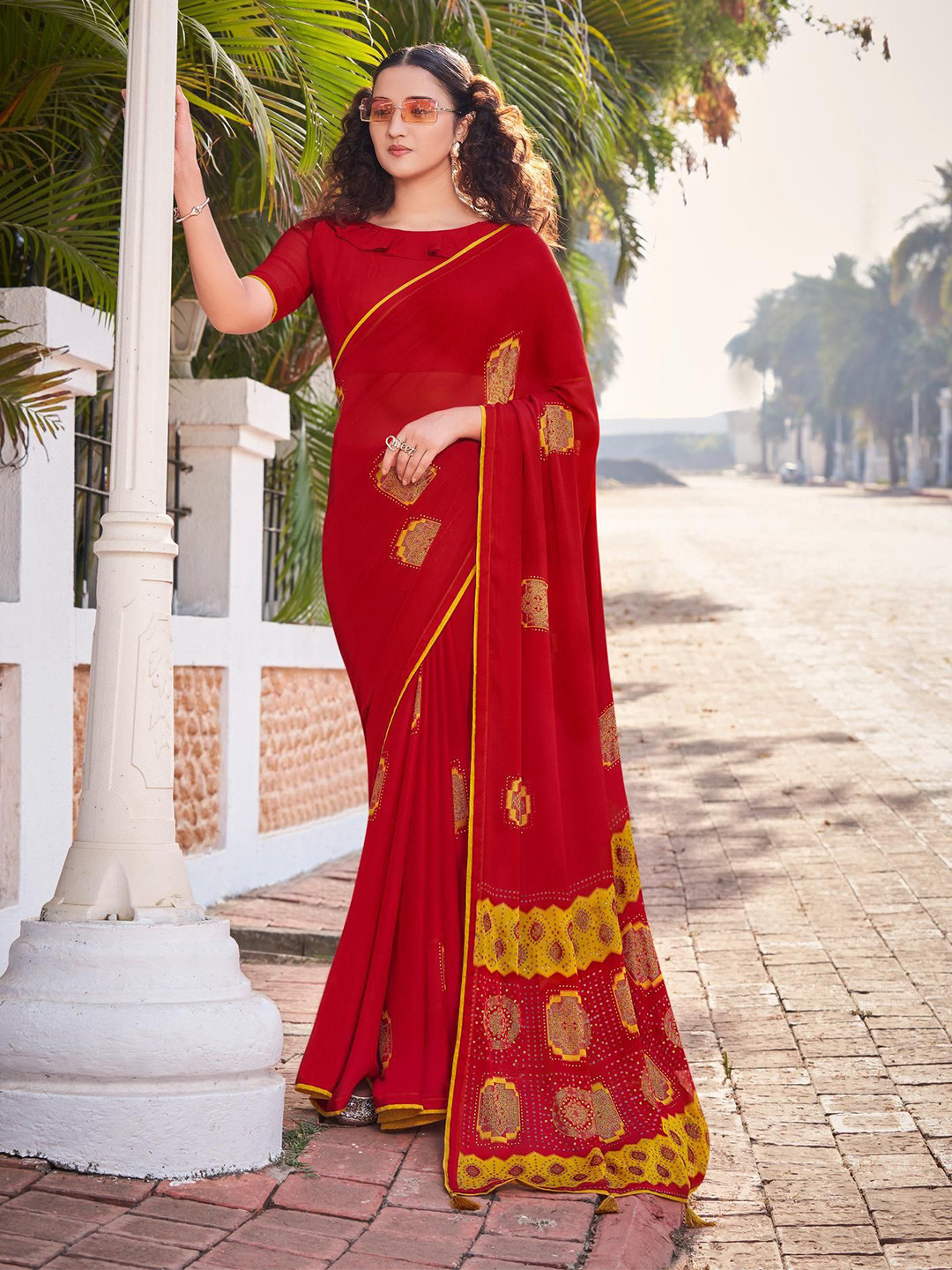 

Mitera Ethnic Motifs Pure Chiffon Saree With Blouse Piece, Red