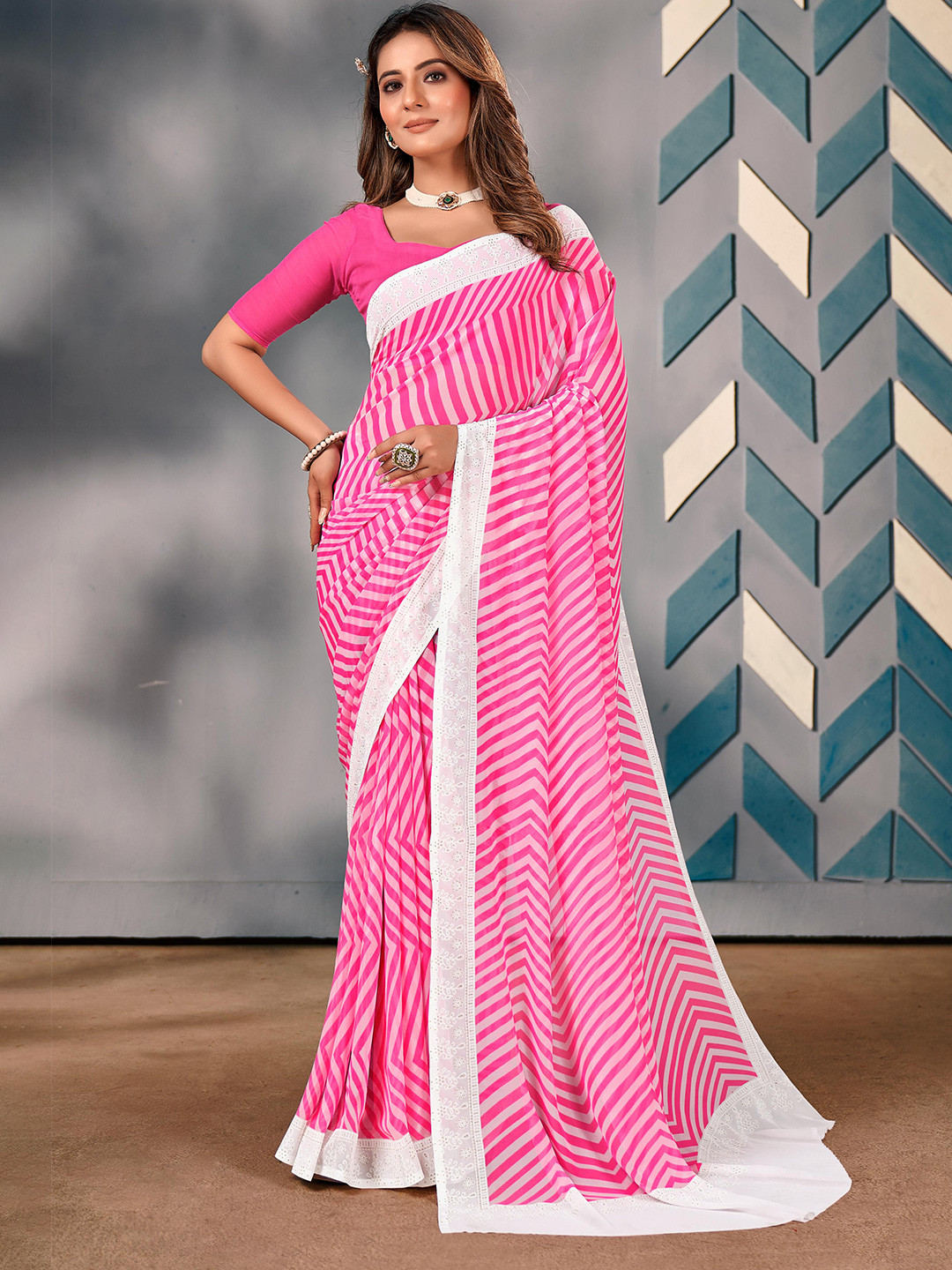 

Mitera Embroidered Pure Georgette Saree With Blouse Piece, Pink