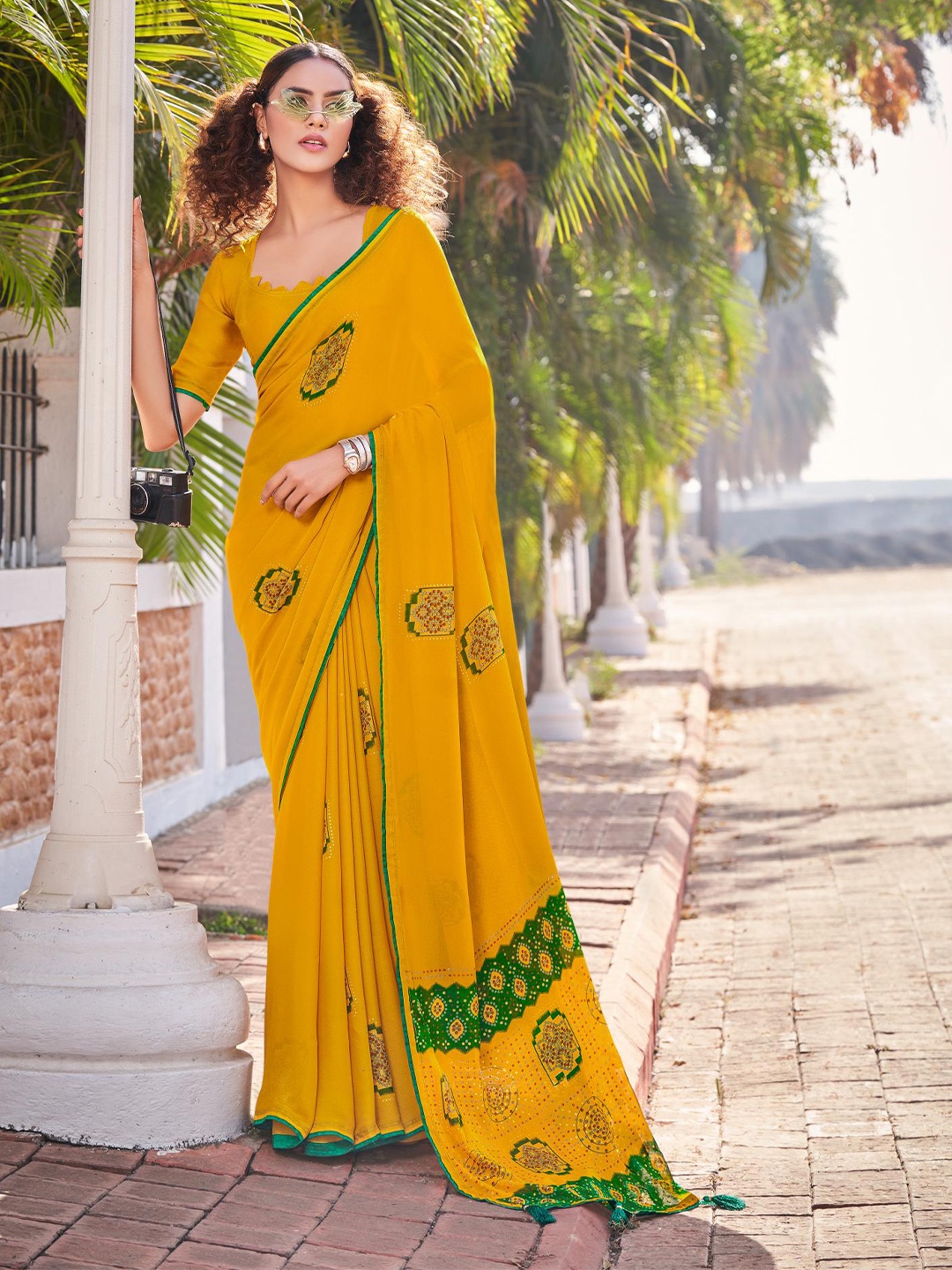 

Mitera Ethnic Motifs Pure Chiffon Saree, Yellow
