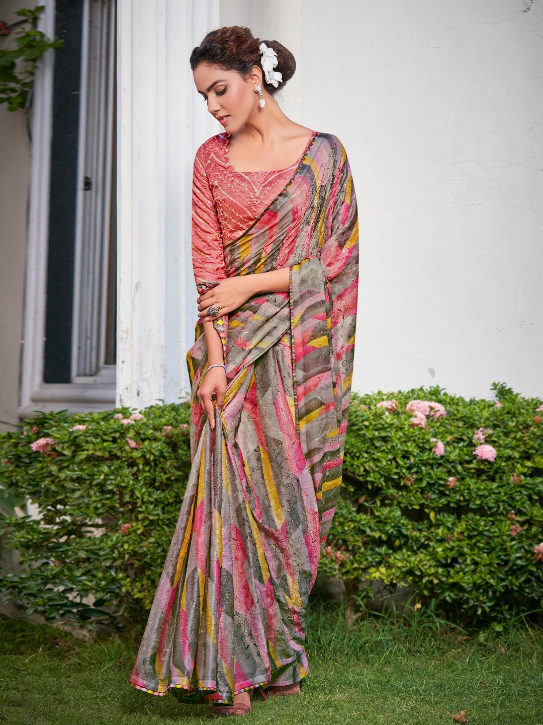 

Mitera Striped embroidered Brasso Saree, Pink