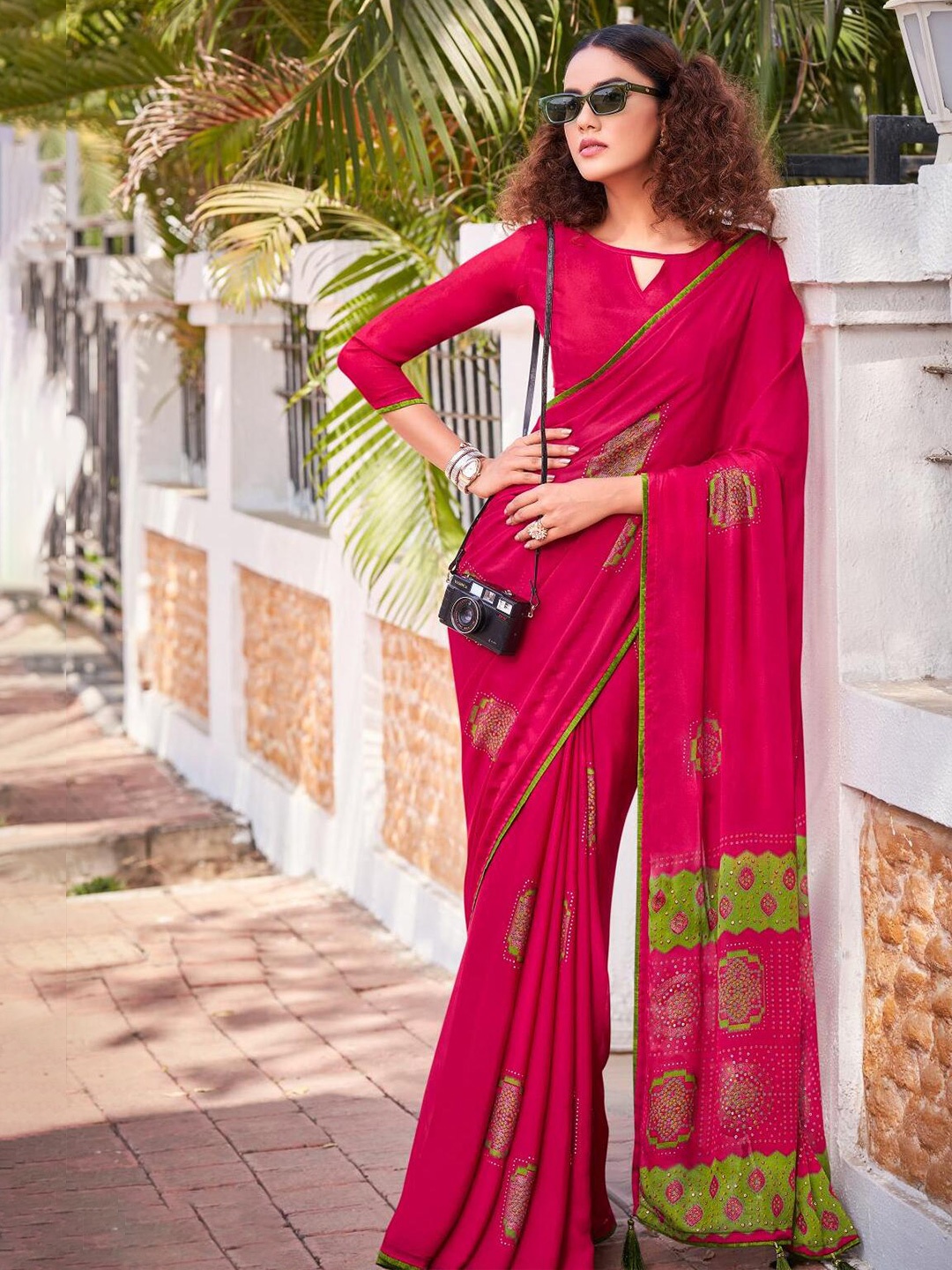 

Mitera Ethnic Motifs Pure Chiffon Saree, Pink