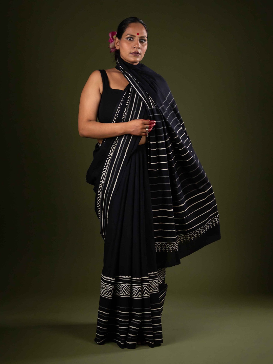 

De Loom Ethnic Motifs Pure Cotton Block Print Saree, Black