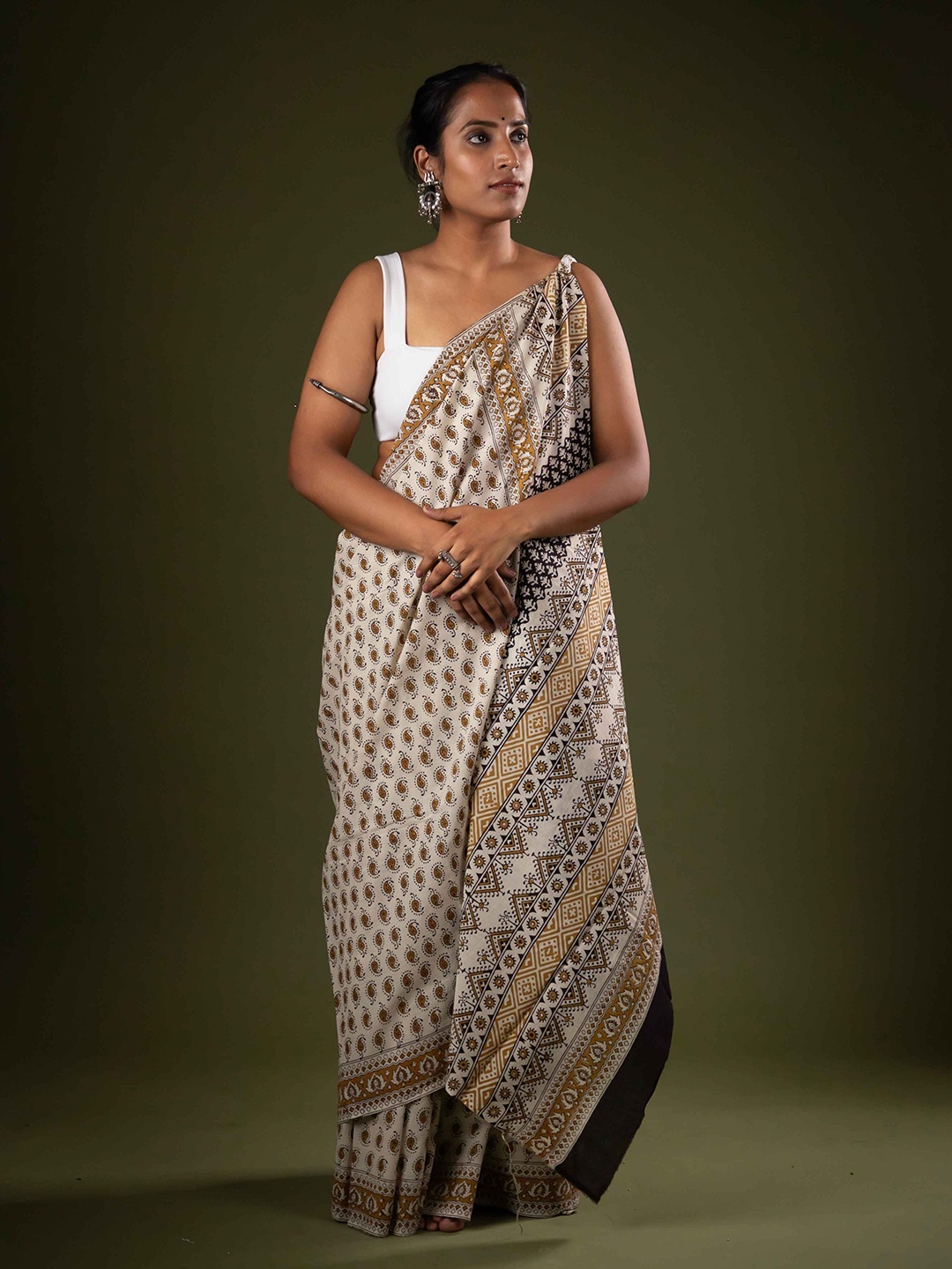 

De Loom Ethnic Motifs Pure Cotton Block Print Saree, White