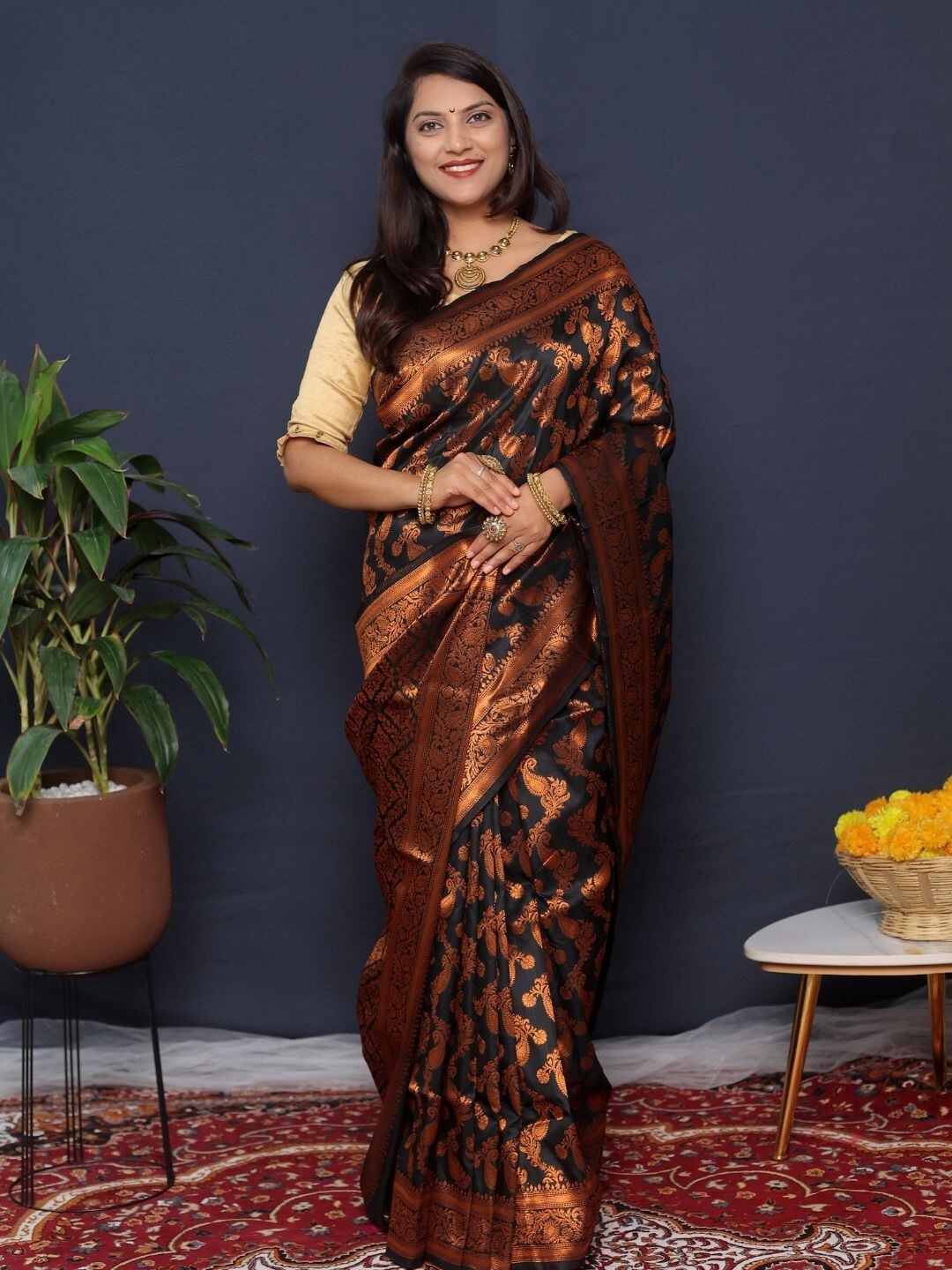 

SGF11 Ethnic Motifs Woven Design Kanjeevaram Saree, Black
