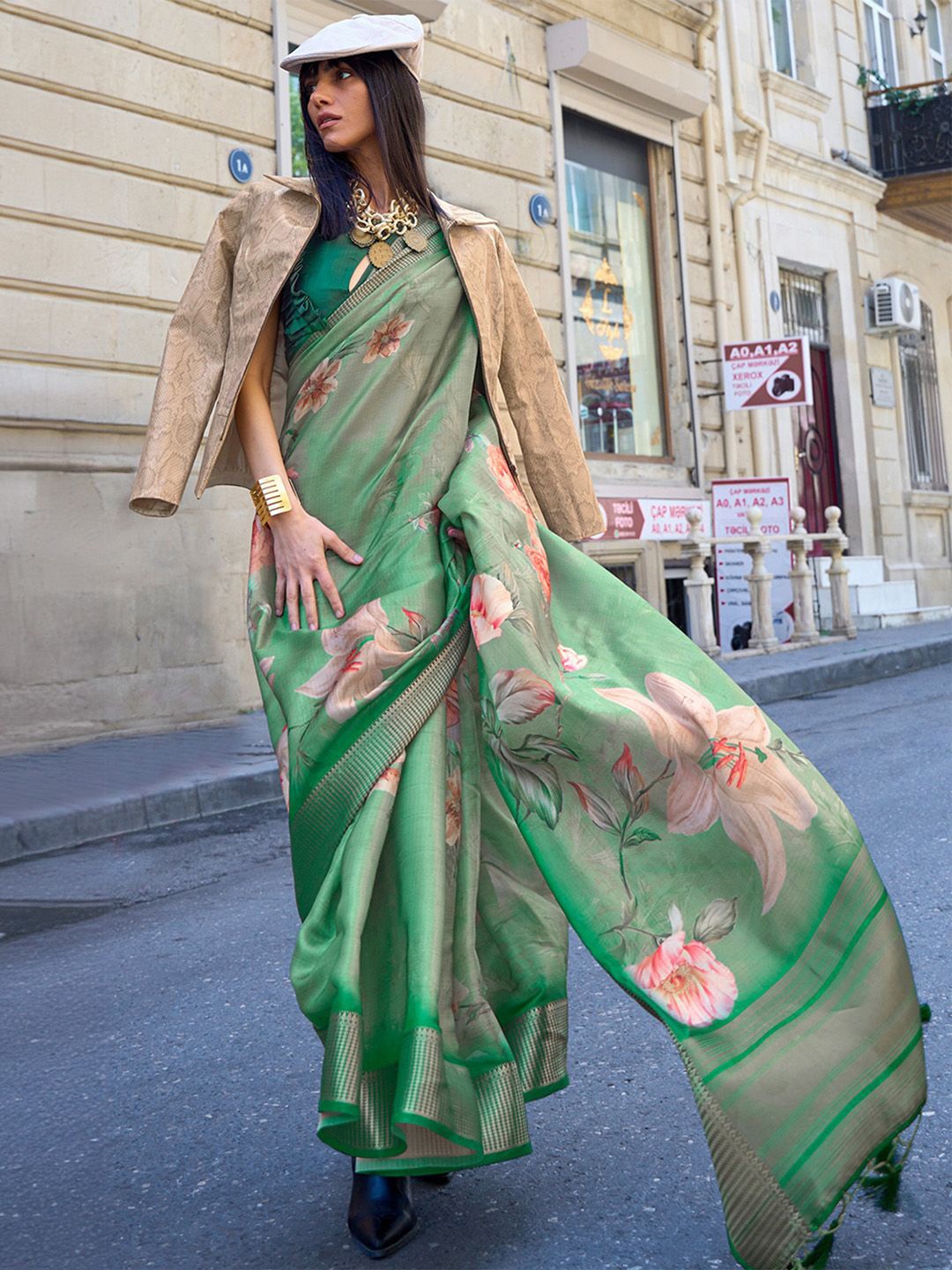 

Ishin Satin Floral Printed Saree, Green