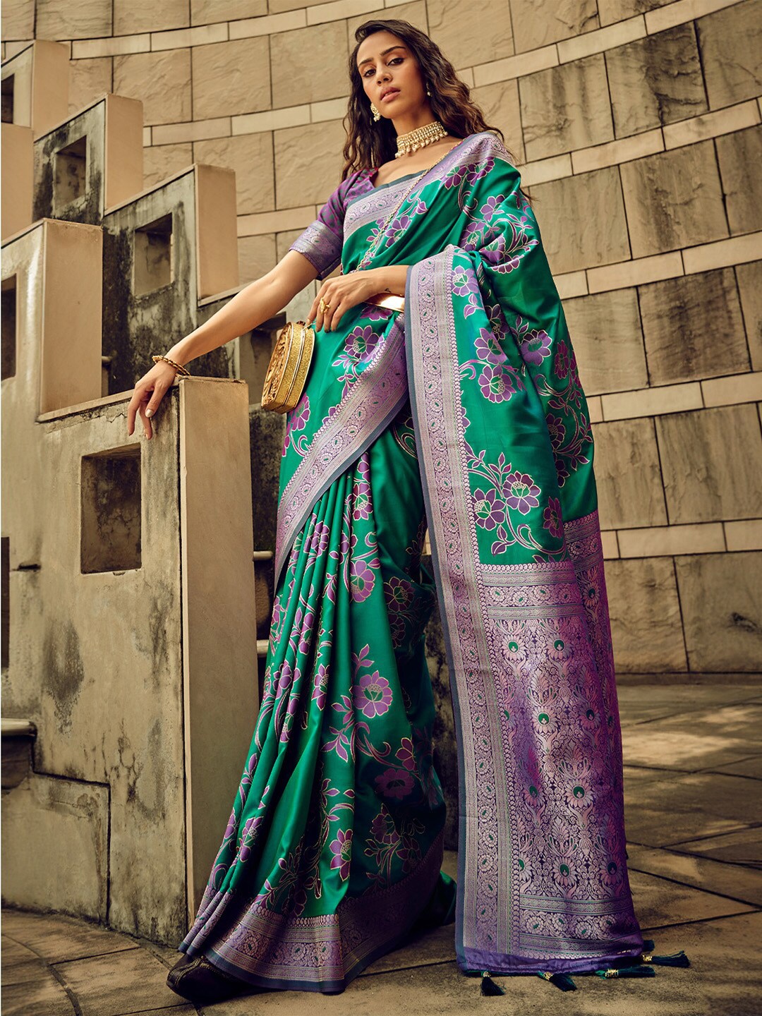 

Ishin Satin Saree, Green