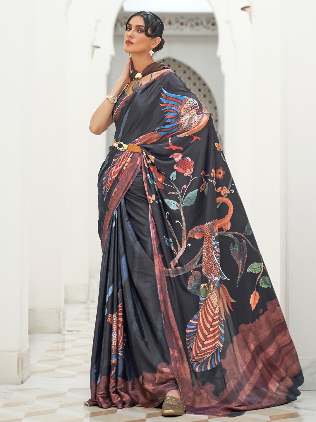

Ishin Floral Satin Saree, Black
