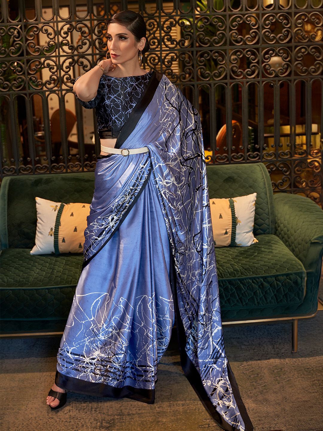 

Ishin Abstract Printed Satin Saree, Blue