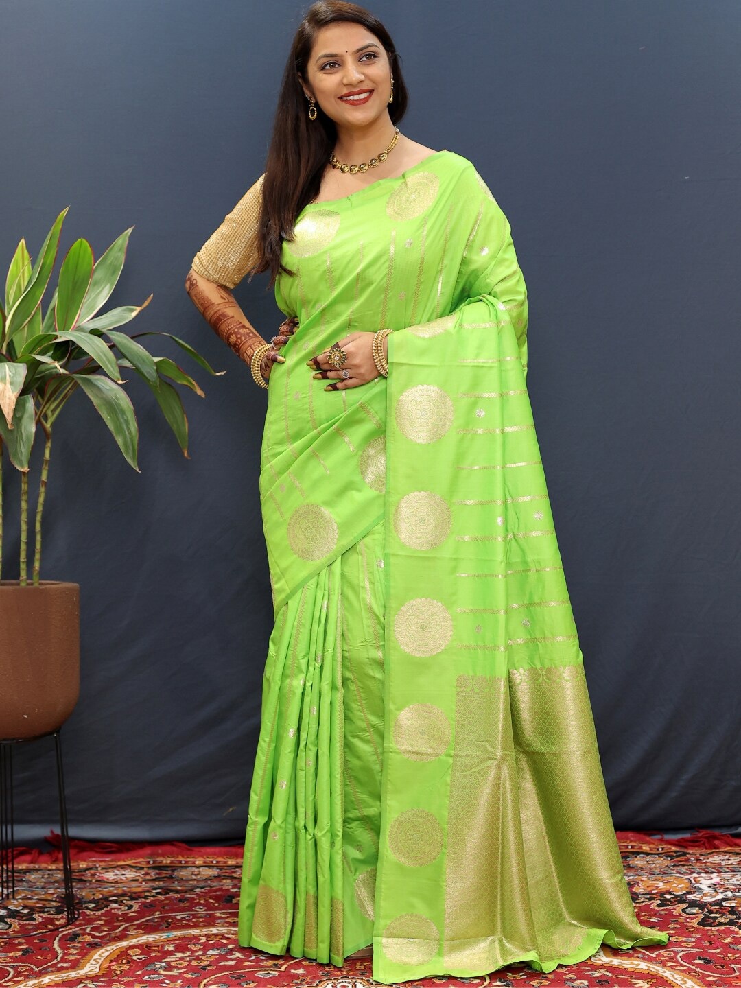 

SGF11 Woven Design Zari Art Silk Kanjeevaram Saree, Green