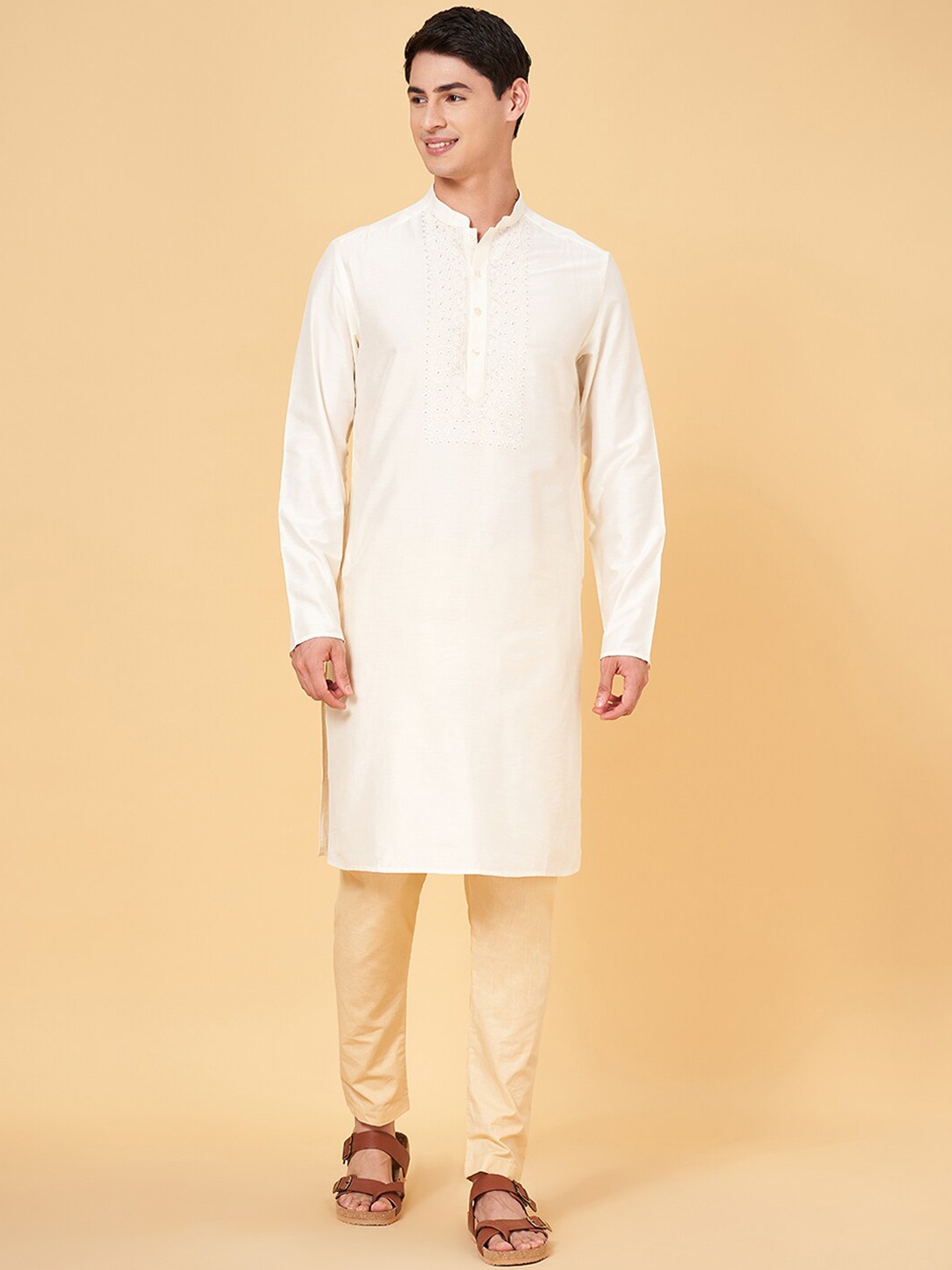 

indus route by Pantaloons Men Keyhole Neck Flared Sleeves Thread Work Kurta, White