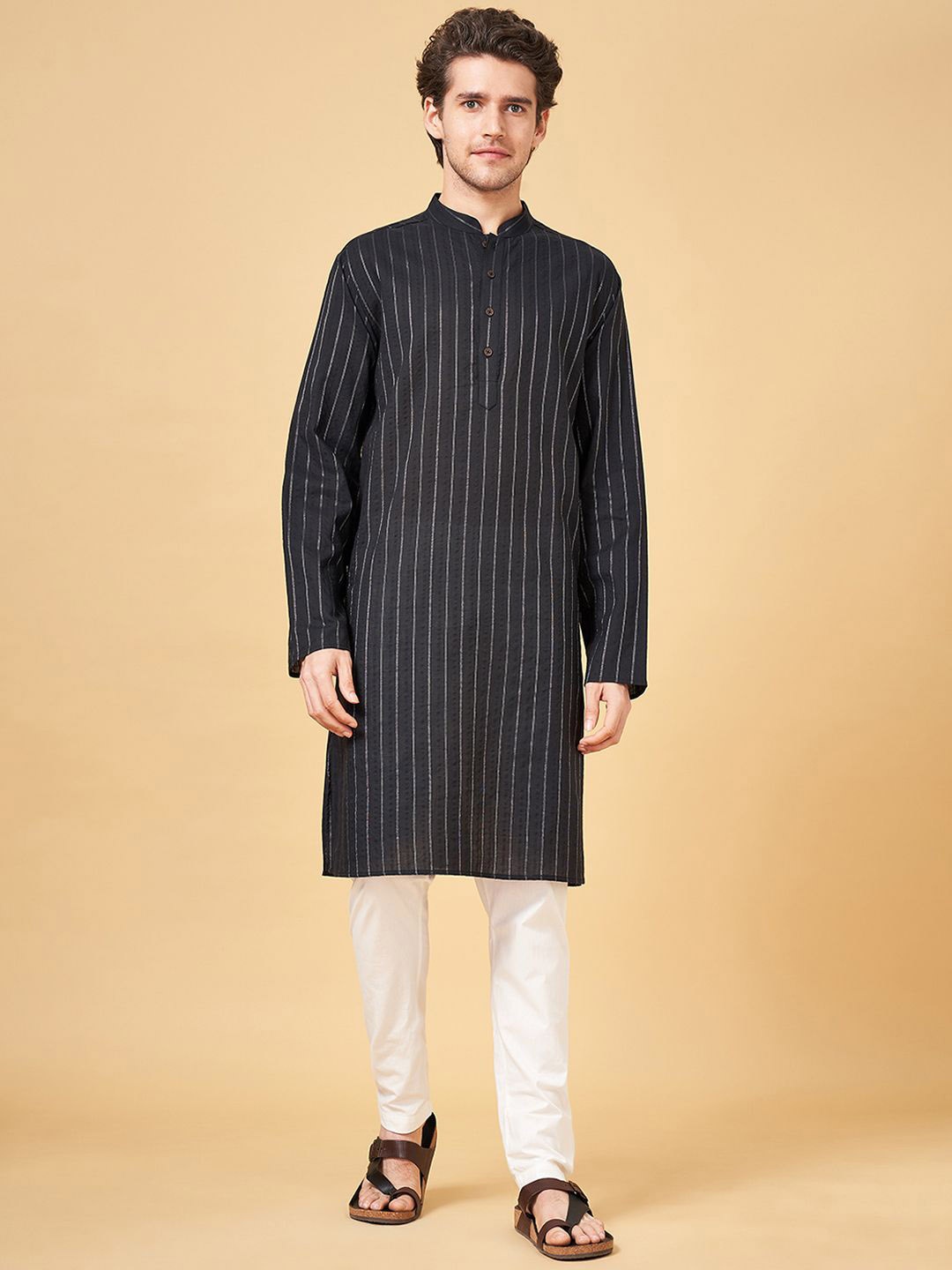 

indus route by Pantaloons Men Striped Flared Sleeves Thread Work Dobby Kurta, Black