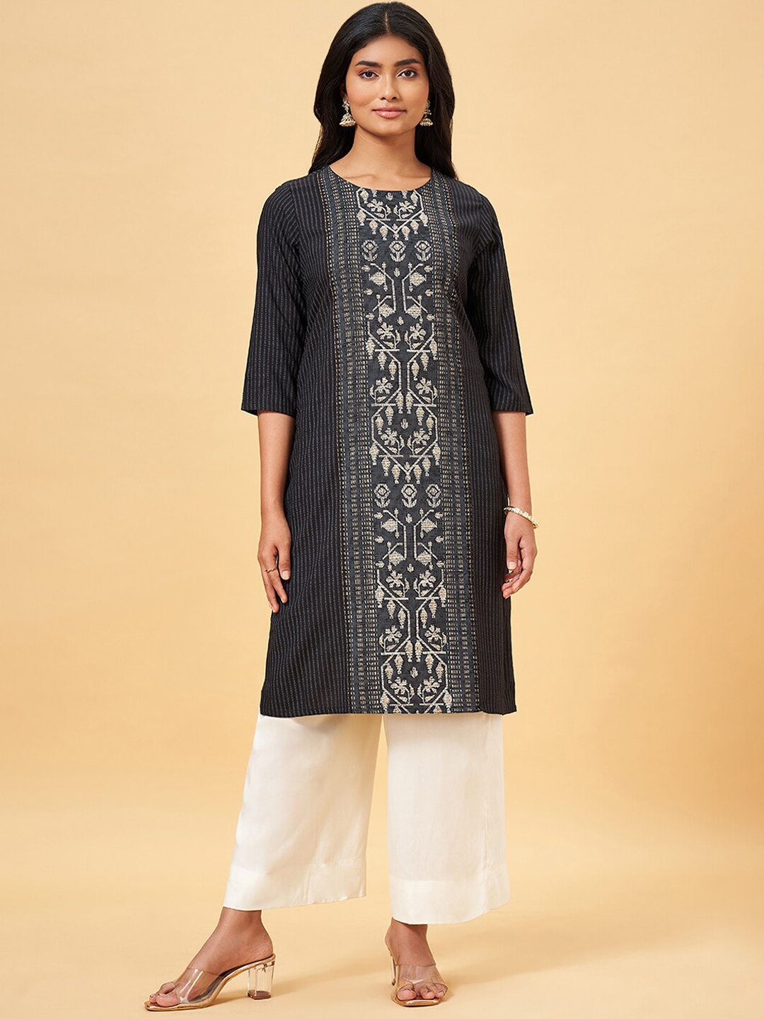 

RANGMANCH BY PANTALOONS Women Round Neck Regular Sleeves Thread Work Kurta, Black