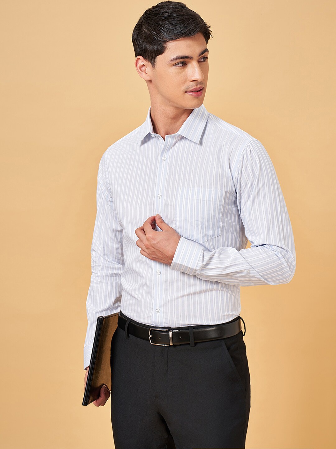 

BYFORD by Pantaloons Men Slim Fit Opaque Striped Formal Shirt, Blue