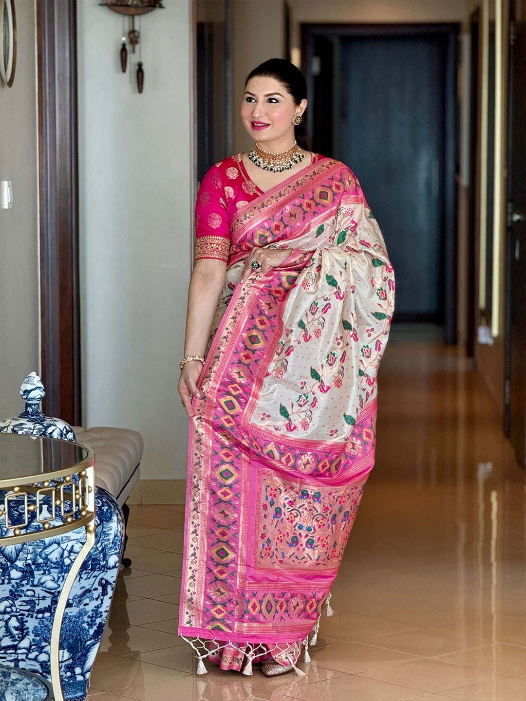 

VISHNU WEAVES Woven Design Zari Pure Silk Paithani Saree, Off white